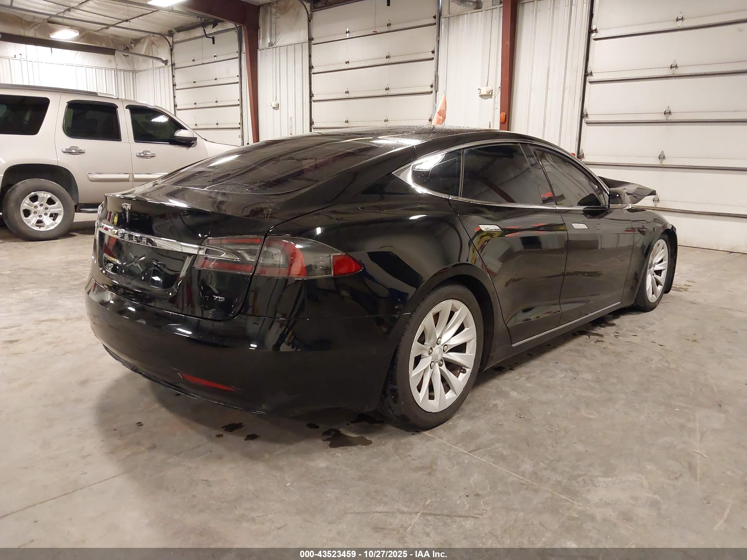 TESLA MODEL image 4