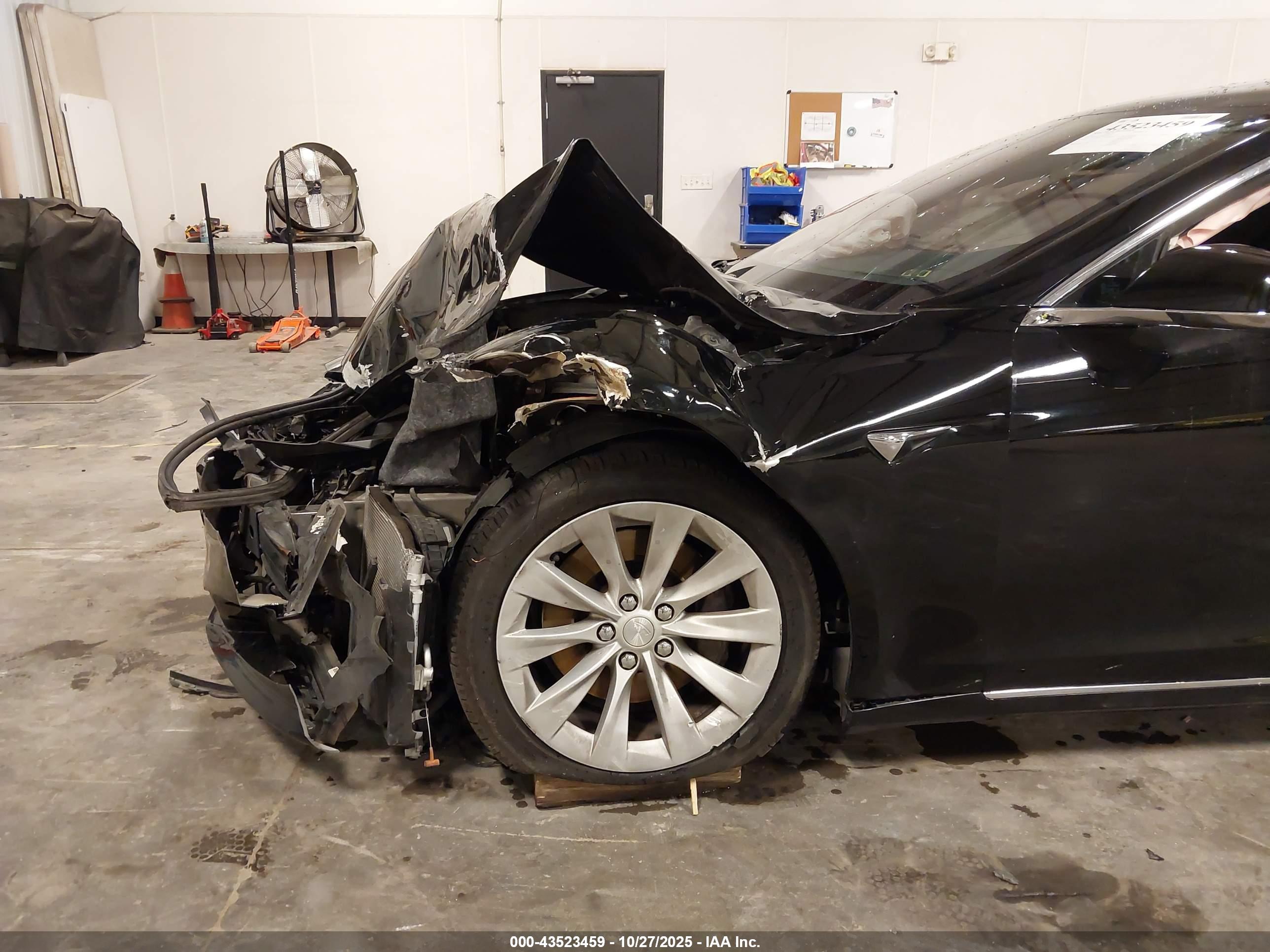 TESLA MODEL image 6