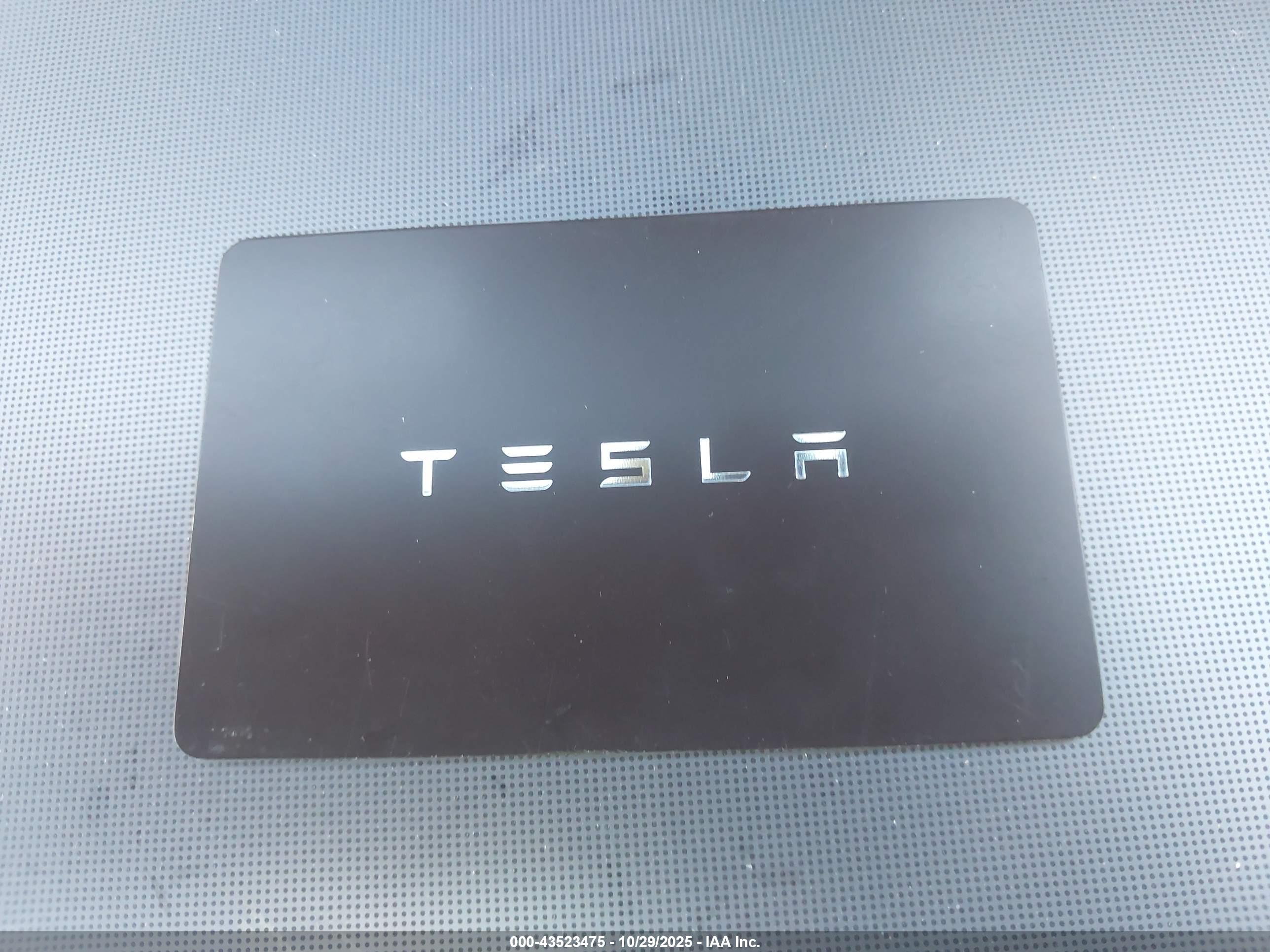 TESLA MODEL image 11