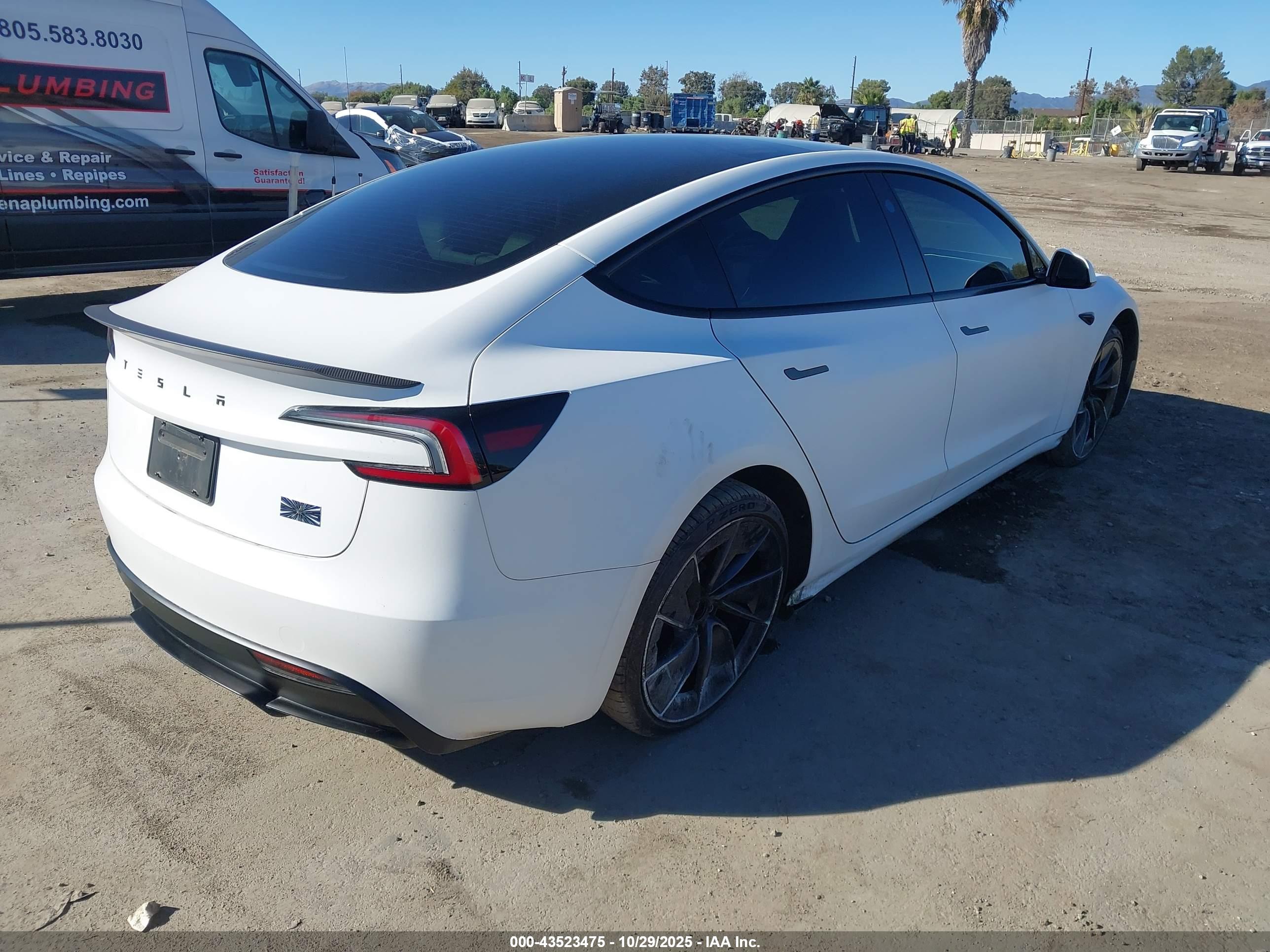 TESLA MODEL image 4