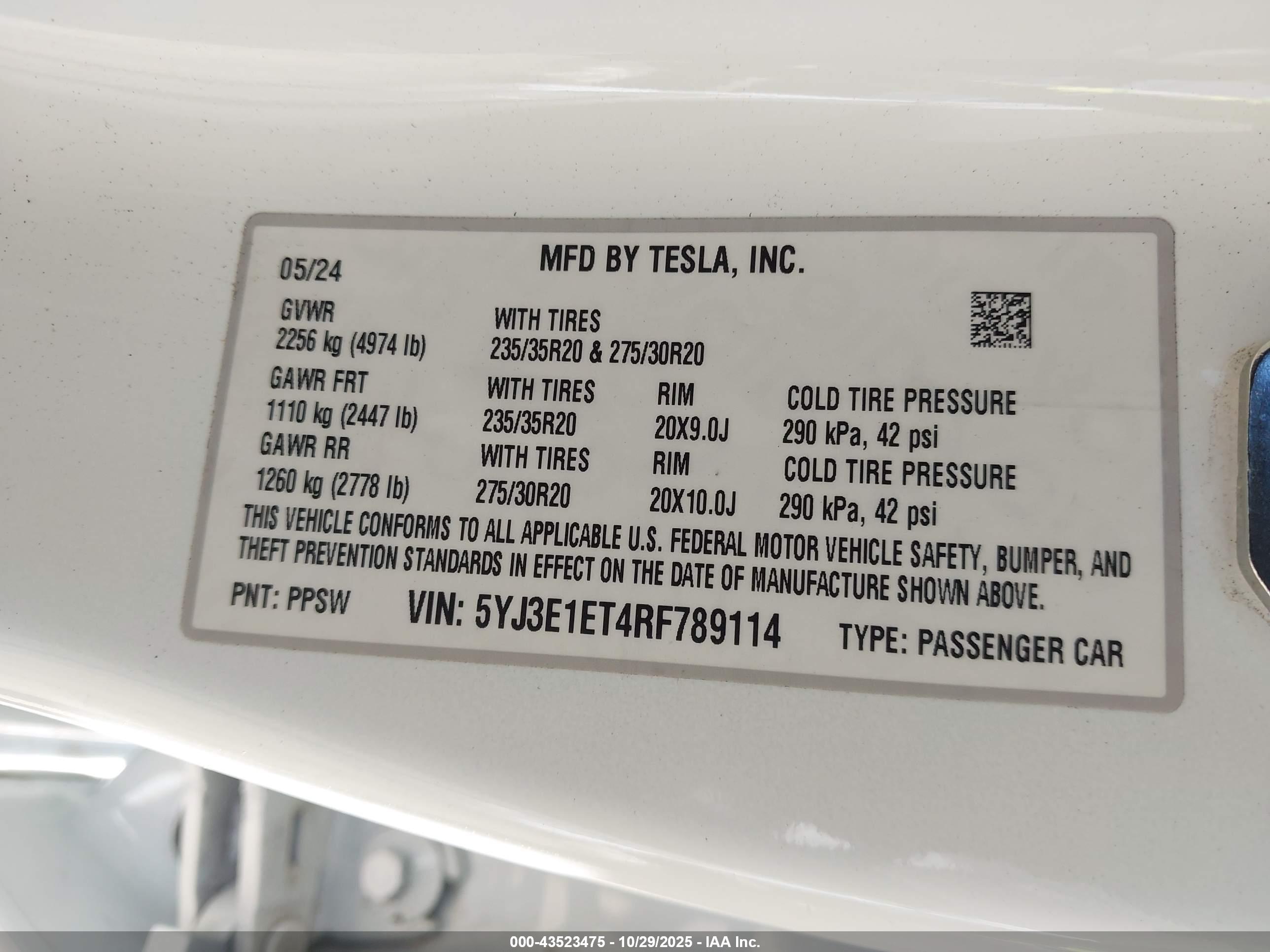 TESLA MODEL image 9