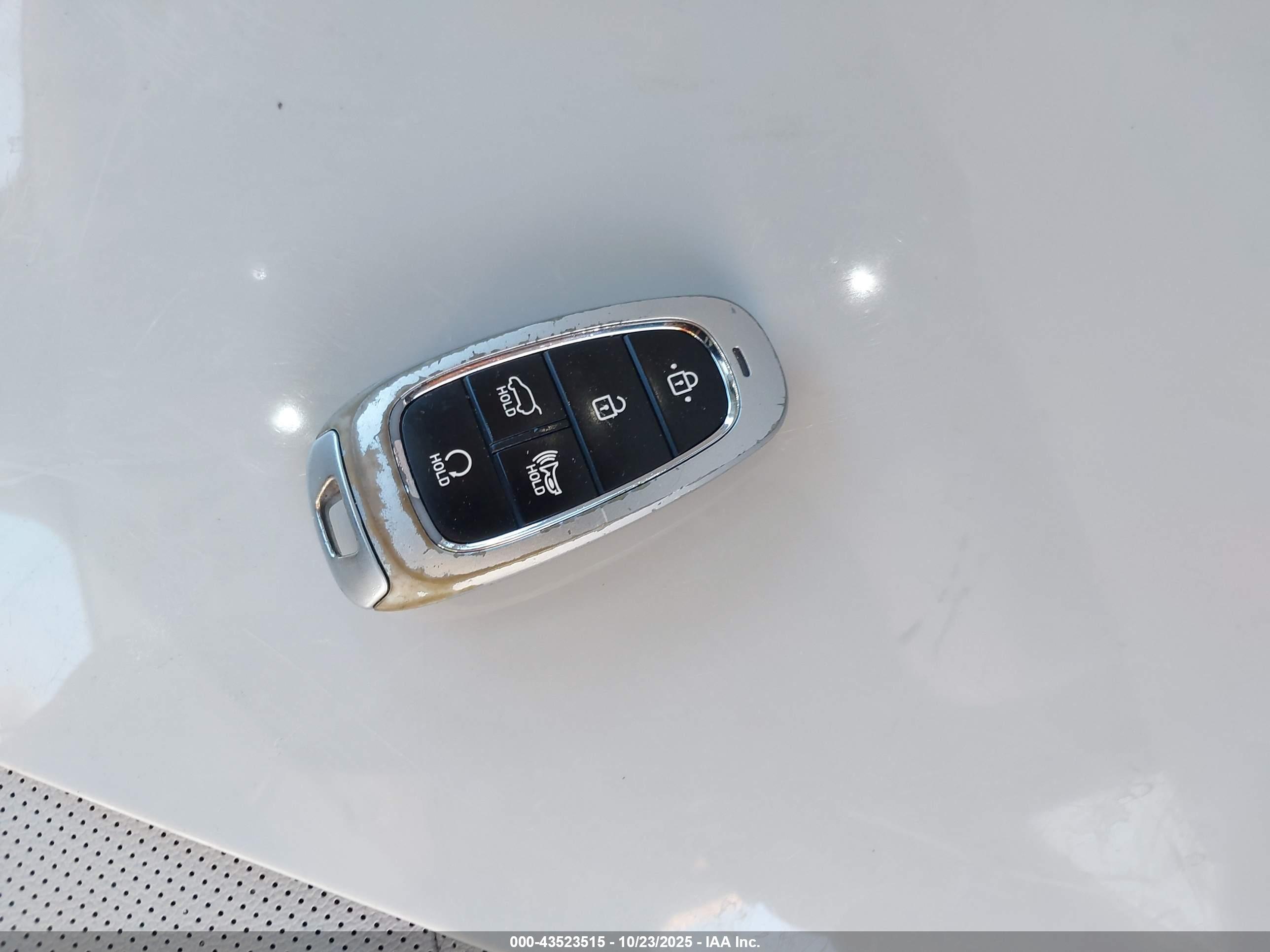 HYUNDAI TUCSON image 11
