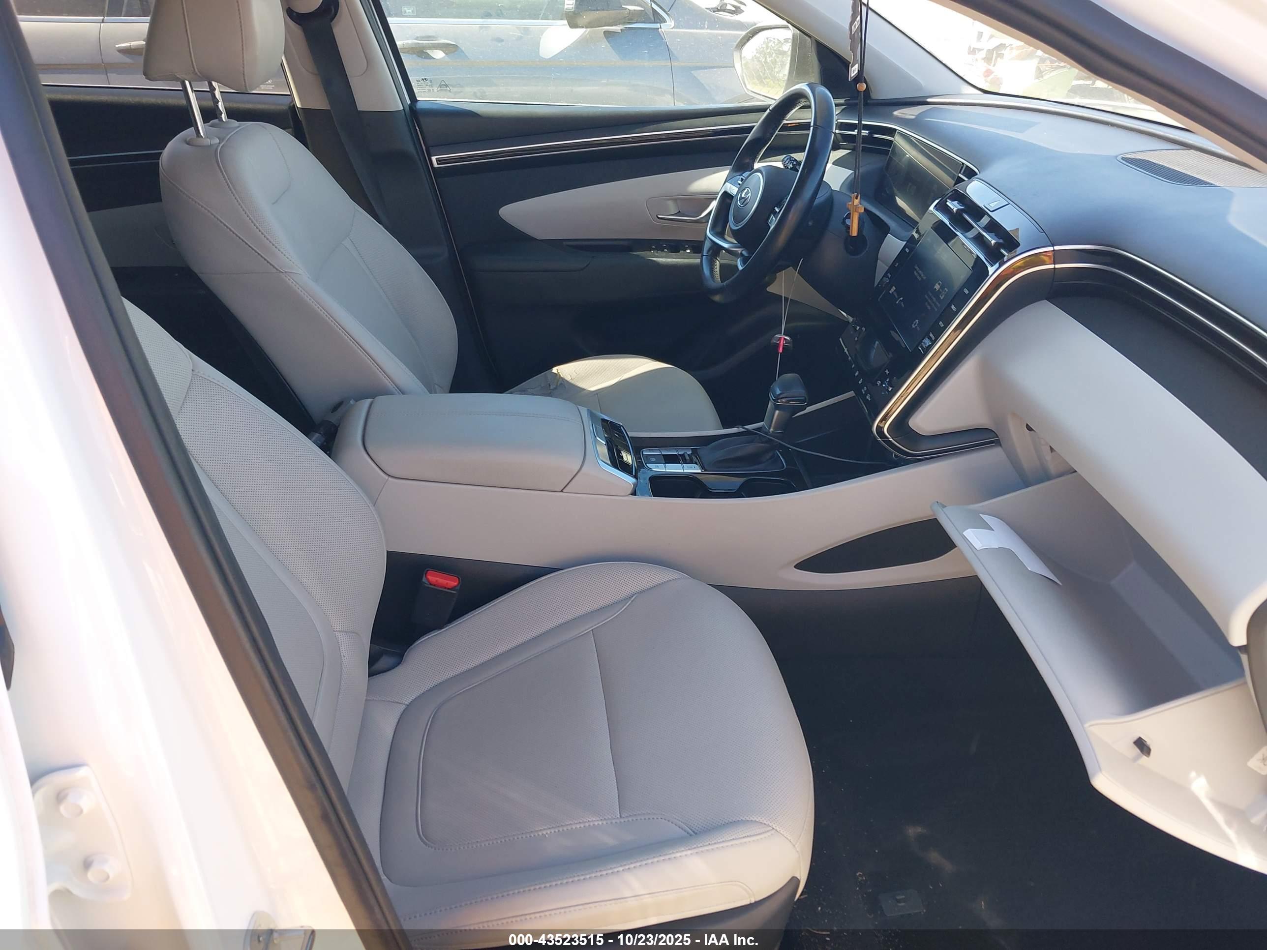 HYUNDAI TUCSON image 5