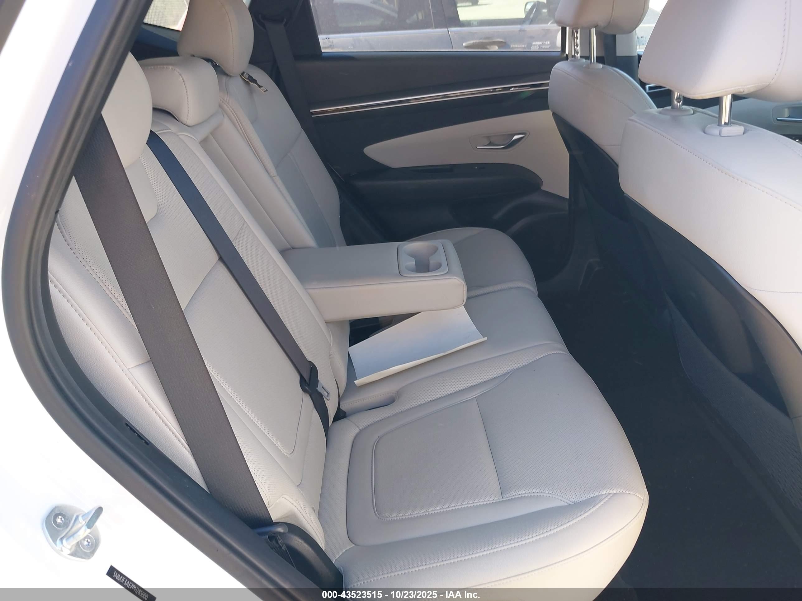 HYUNDAI TUCSON image 8