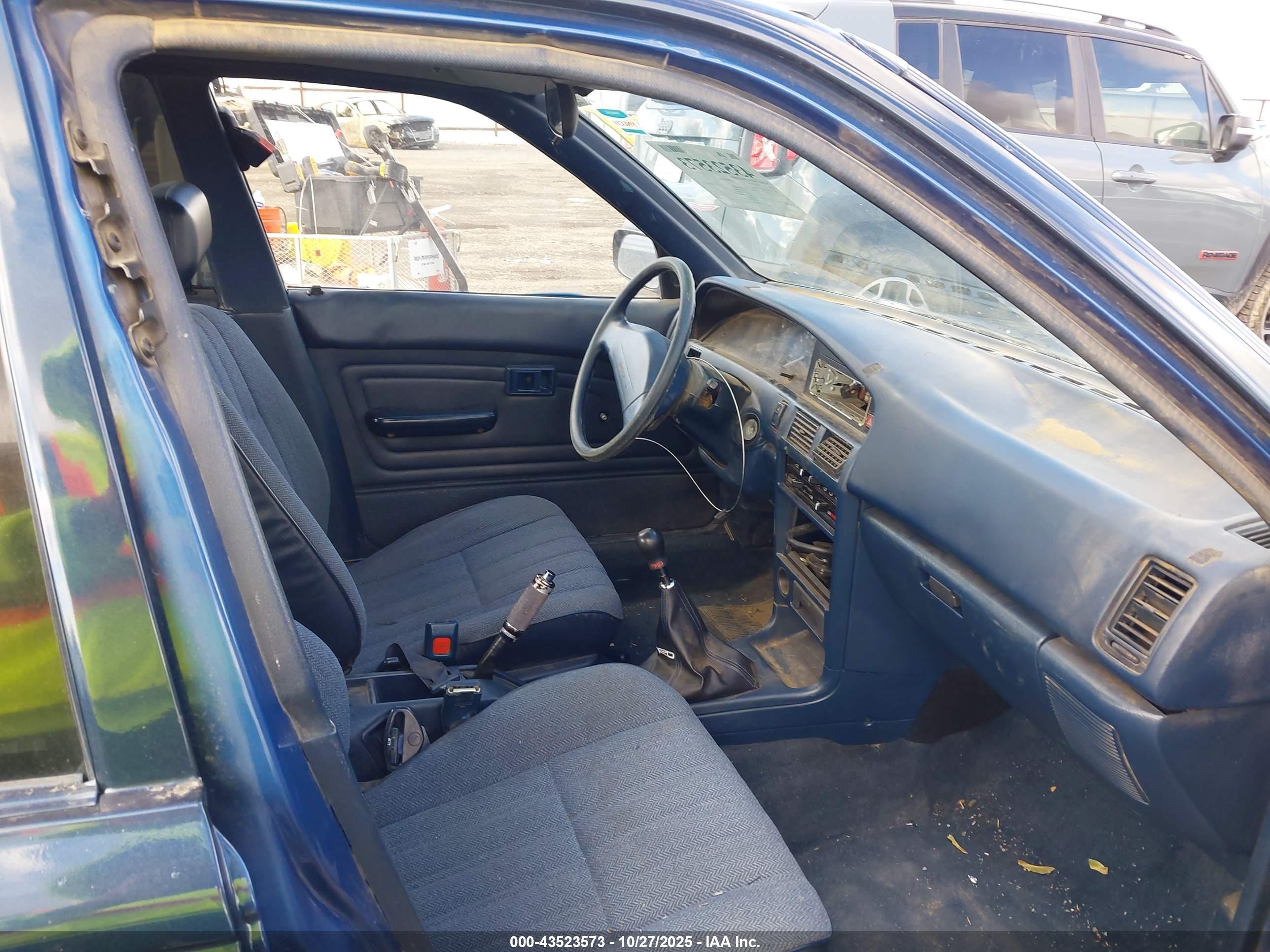 TOYOTA COROLLA image 5