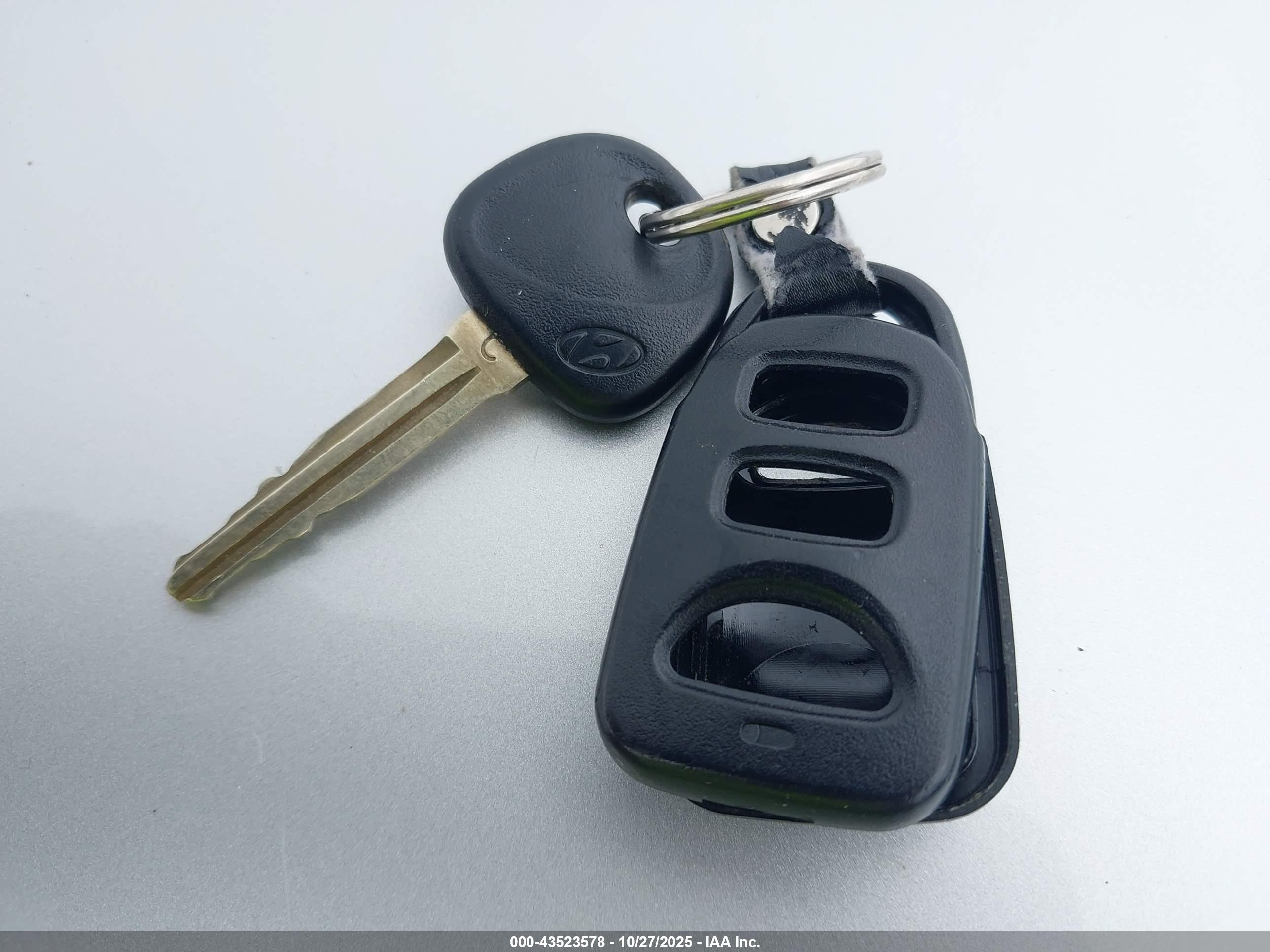 HYUNDAI ELANTRA image 11