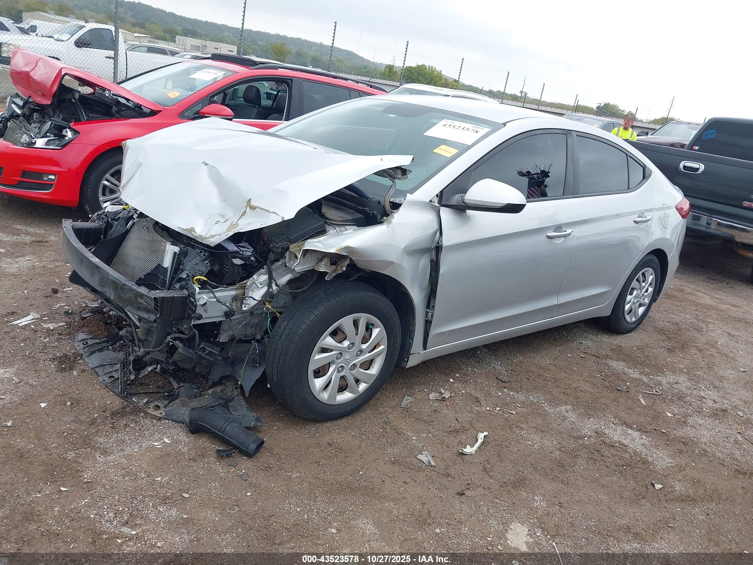HYUNDAI ELANTRA image 2
