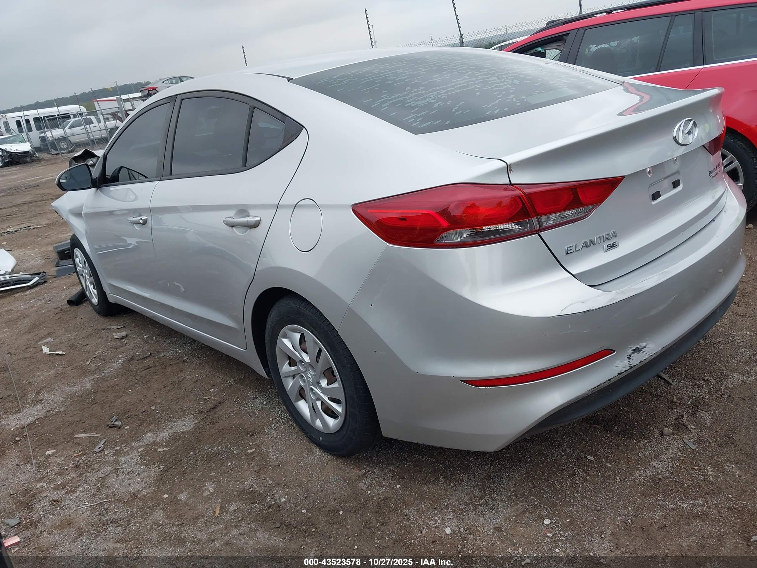 HYUNDAI ELANTRA image 3