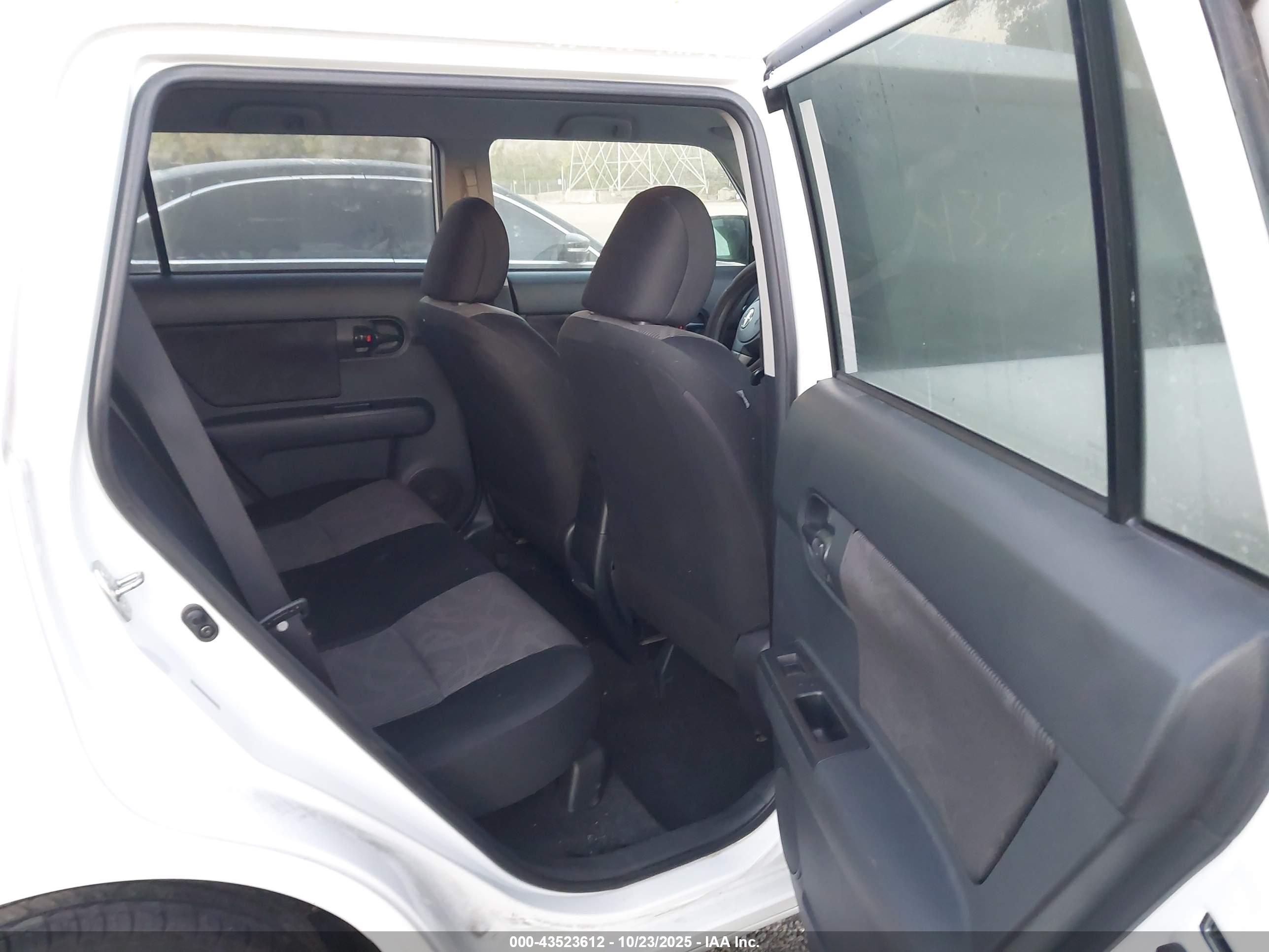 SCION XB image 8