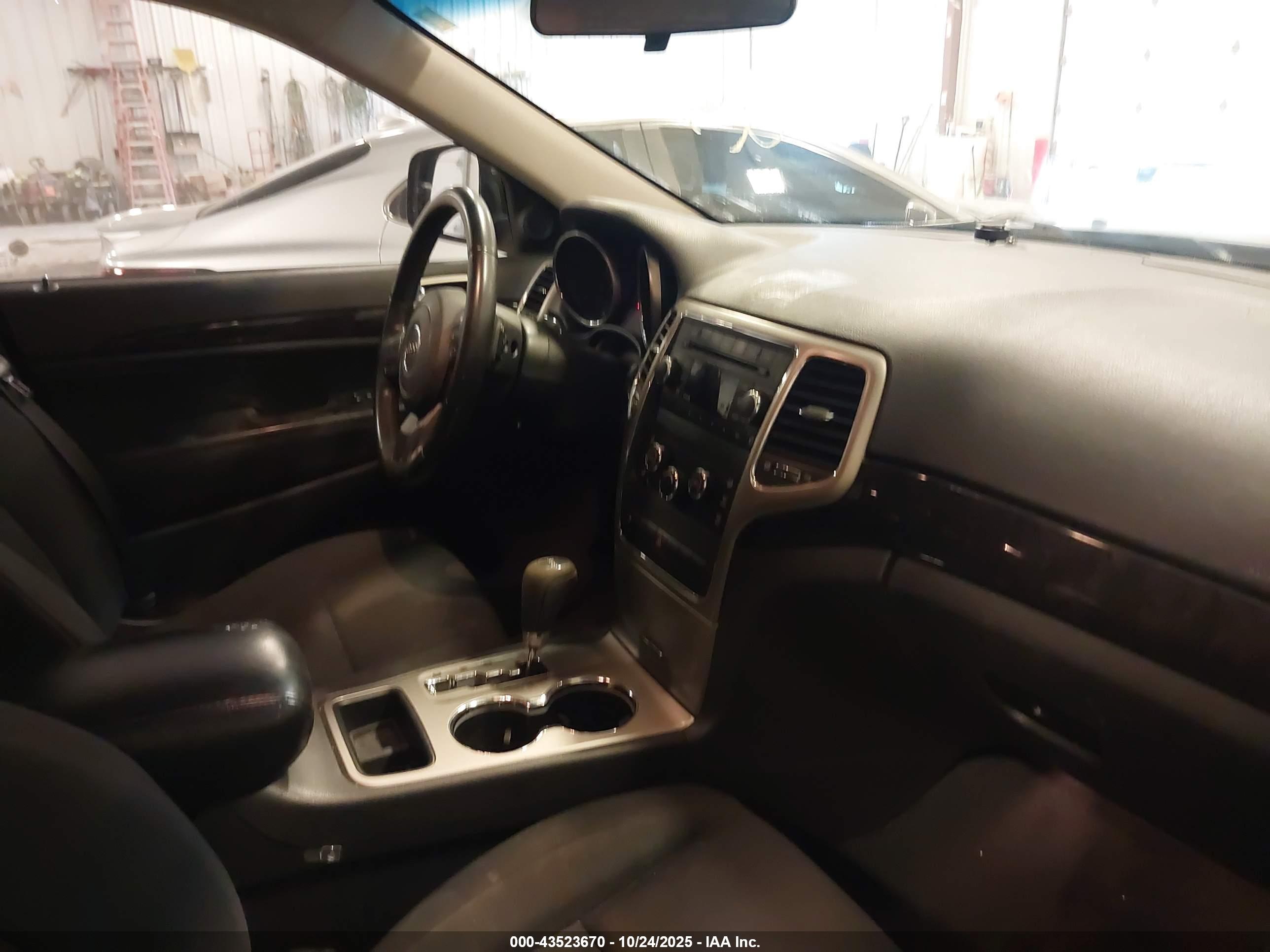JEEP GRAND image 5