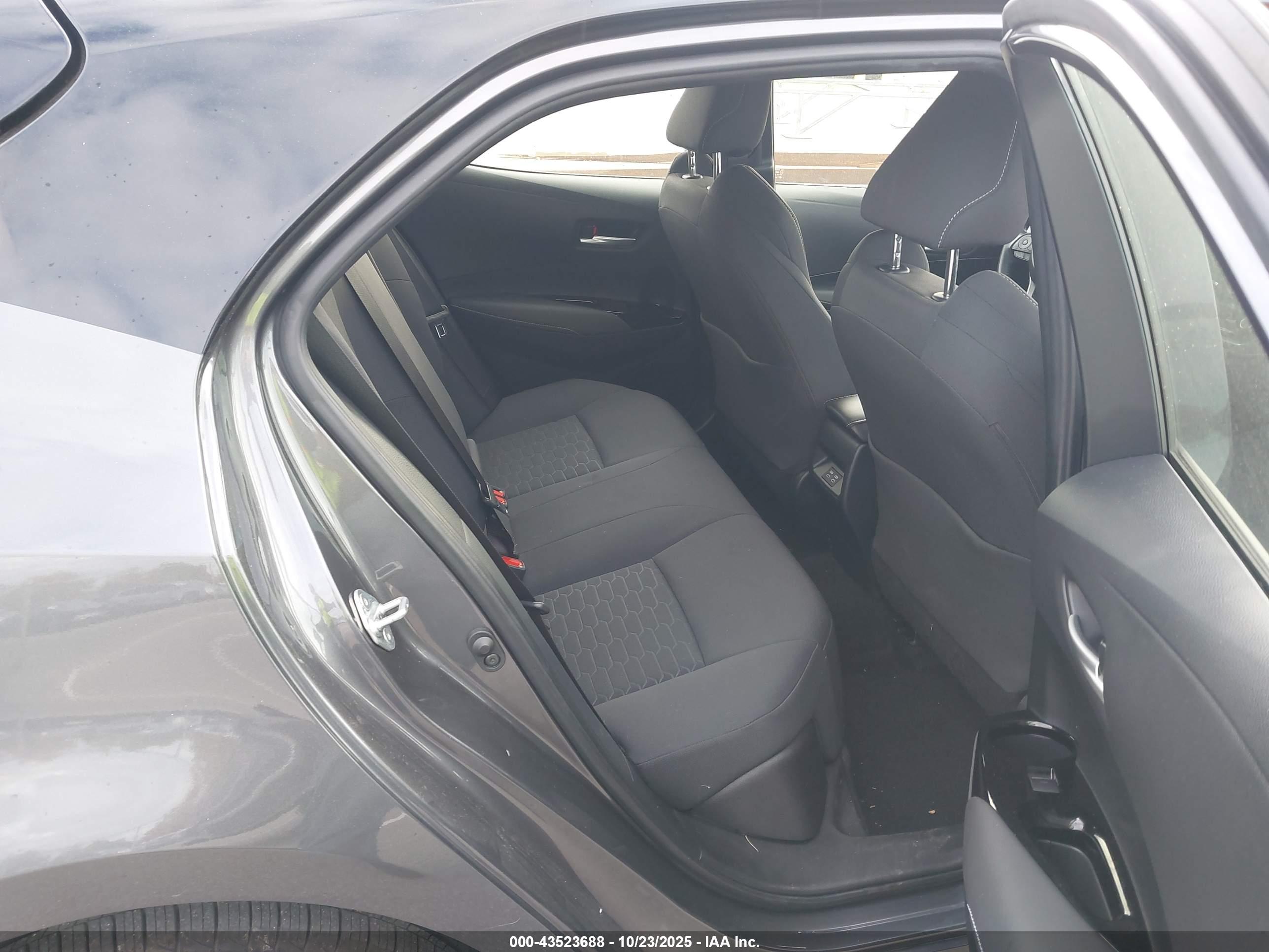 TOYOTA COROLLA image 8