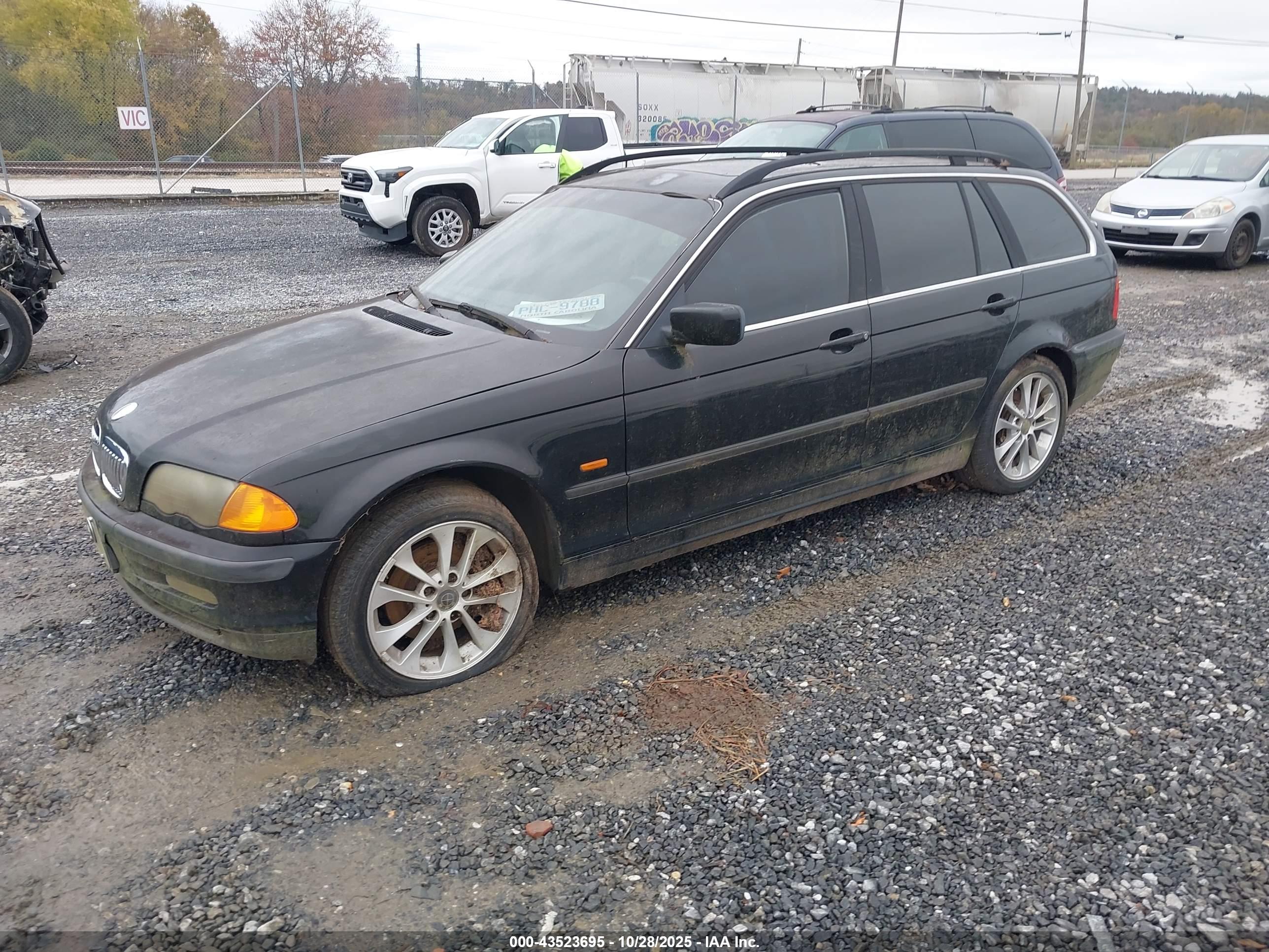 BMW 325I image 2