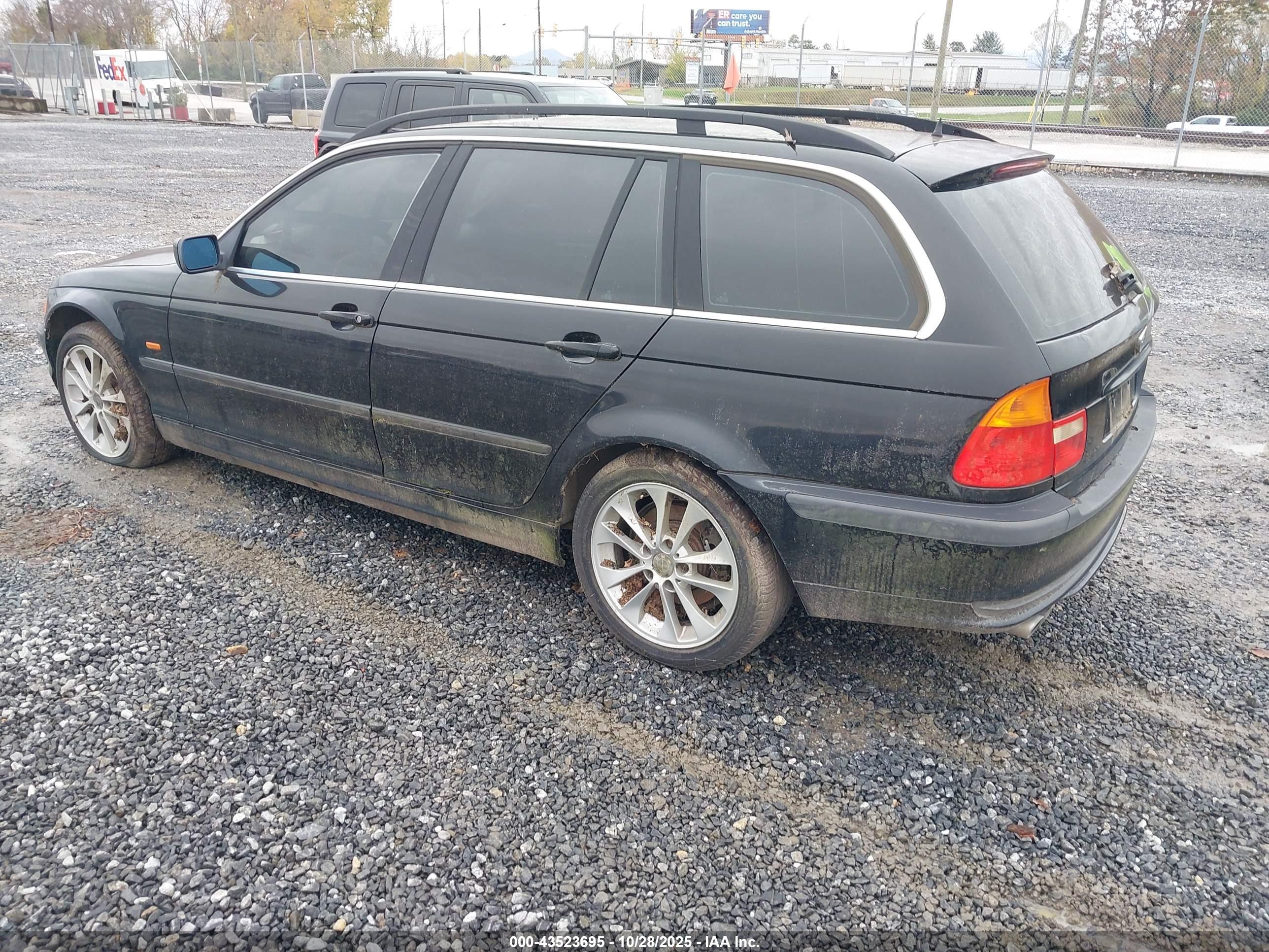 BMW 325I image 3