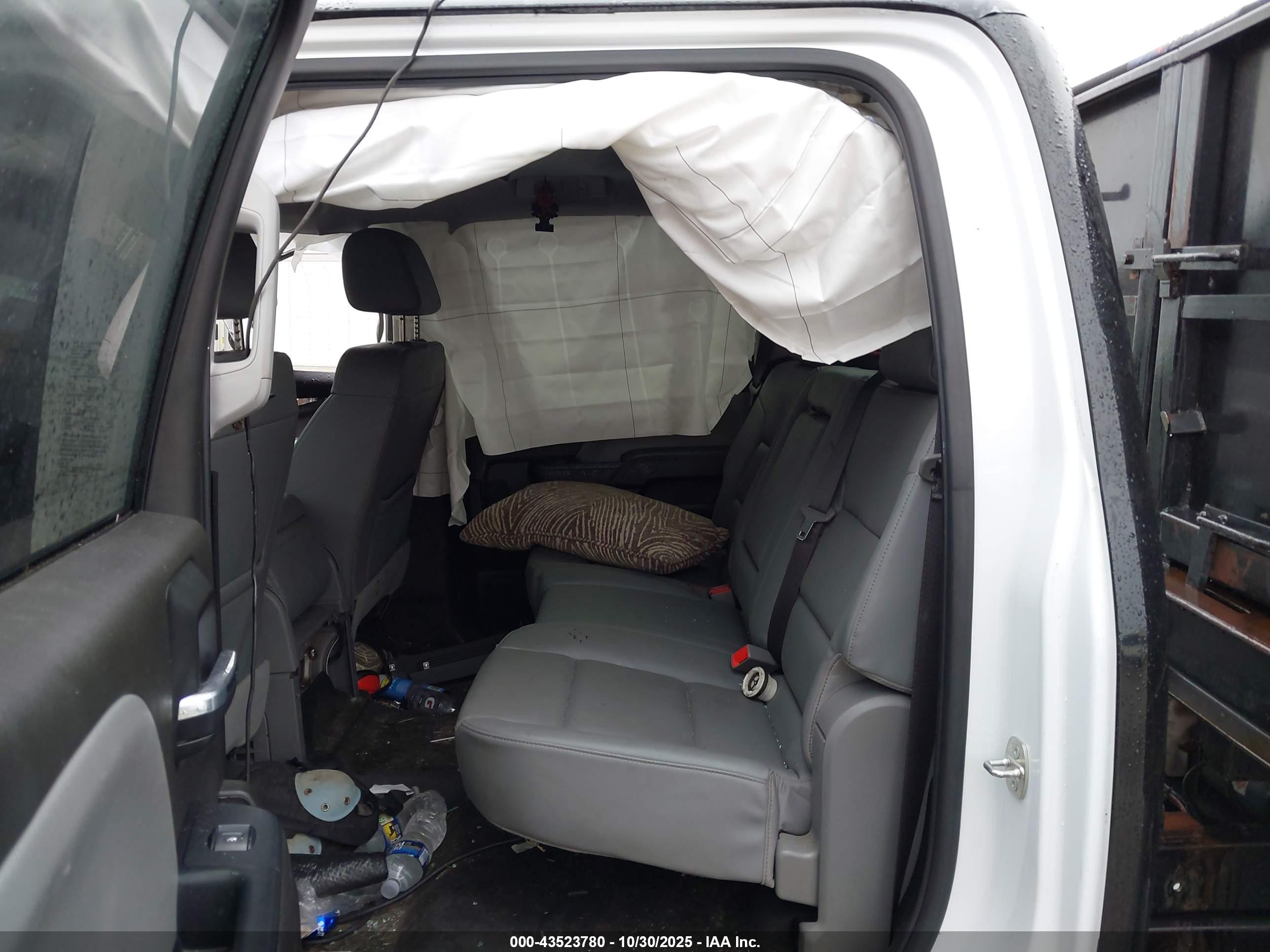 CHEVROLET SILVERADO image 8