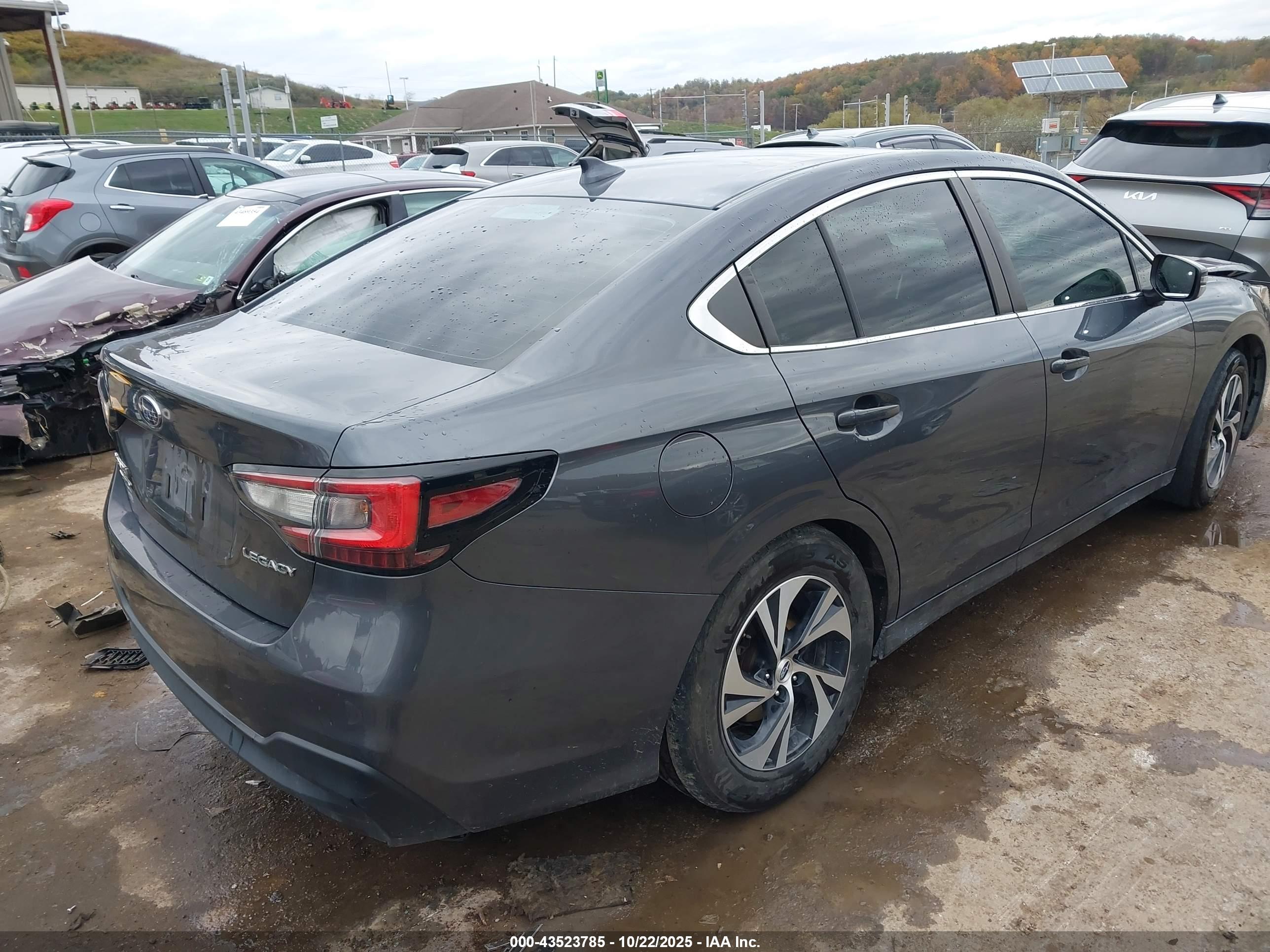 SUBARU LEGACY image 4