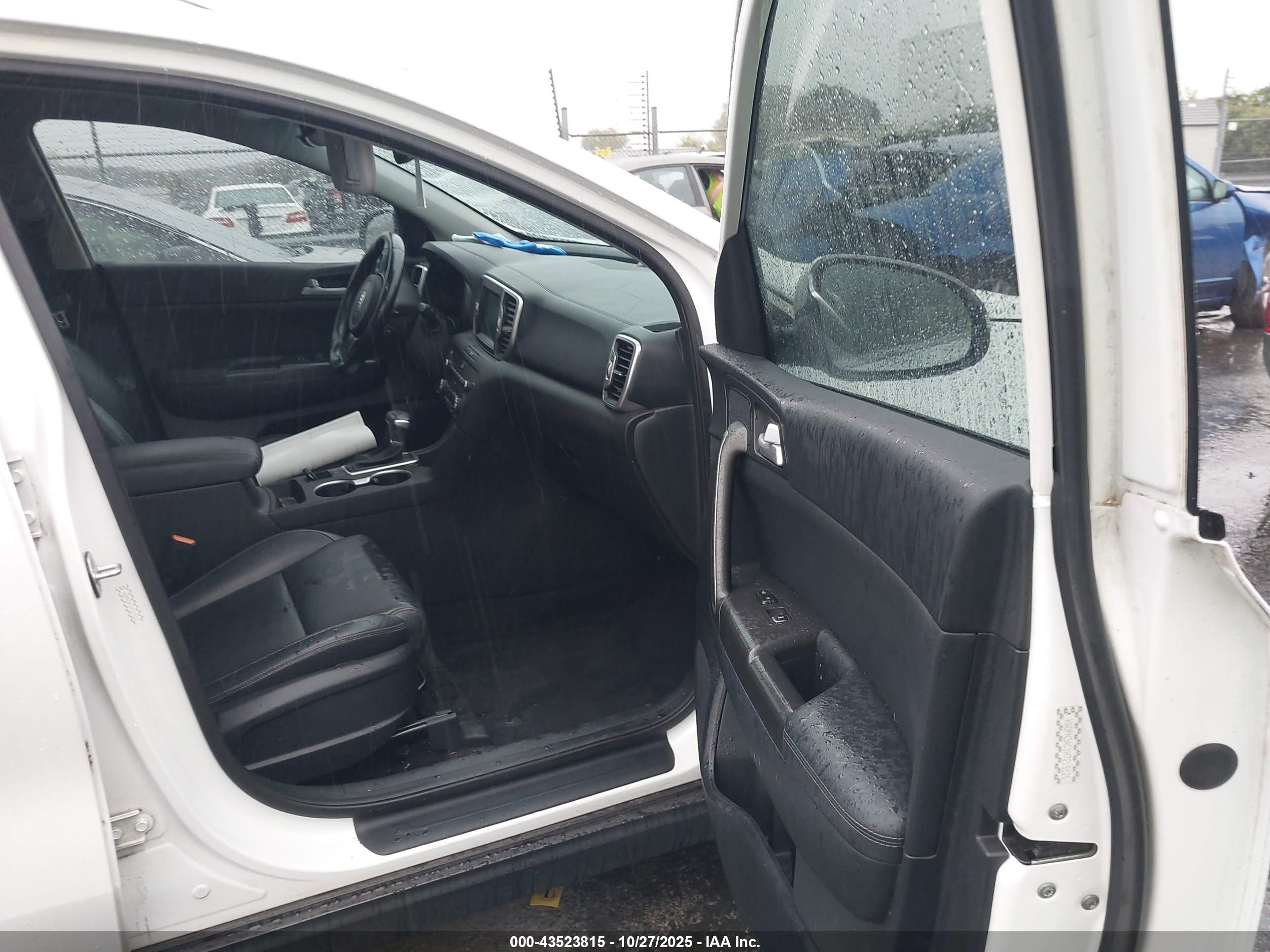 KIA SPORTAGE image 5