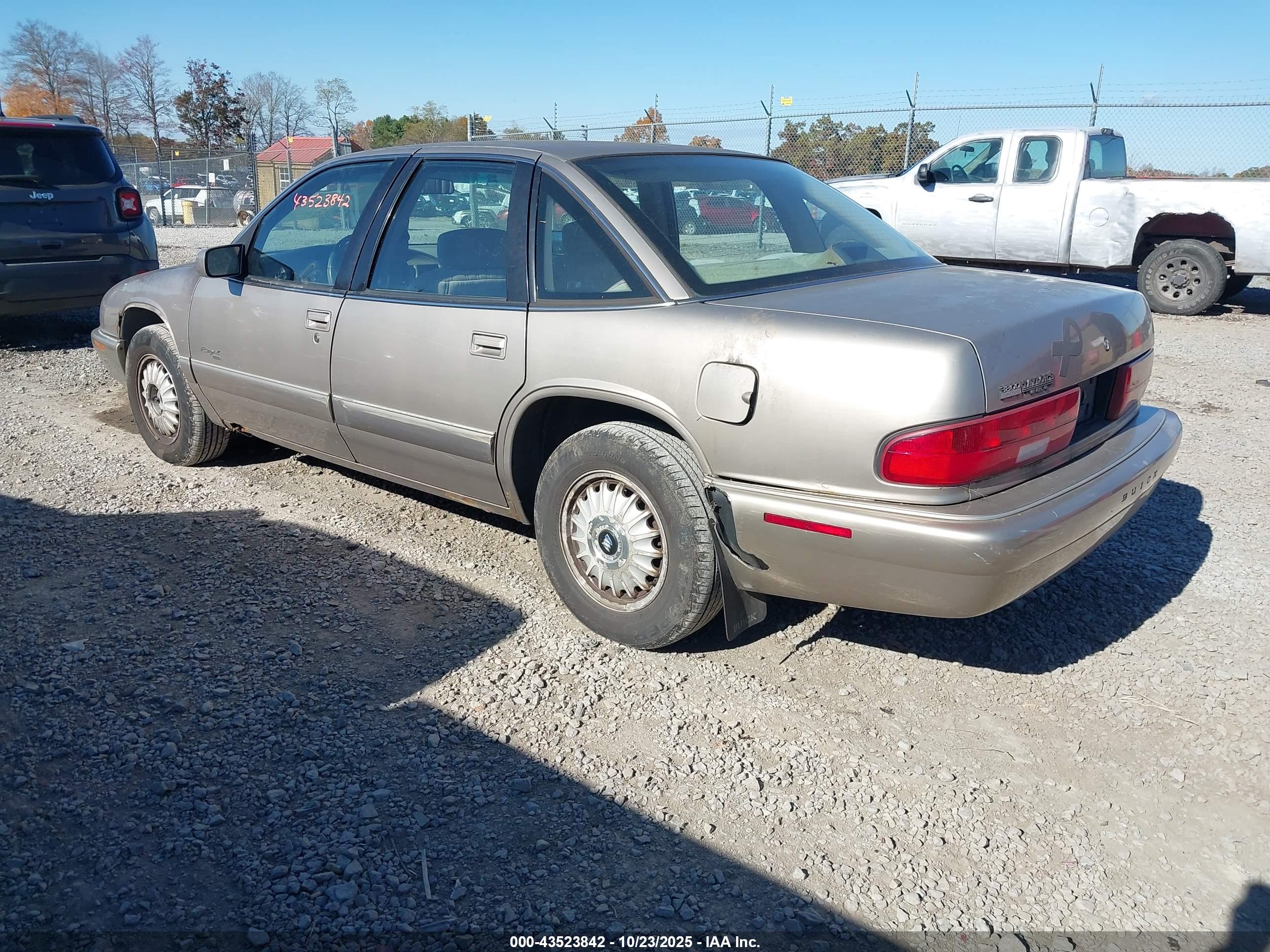 BUICK REGAL image 3
