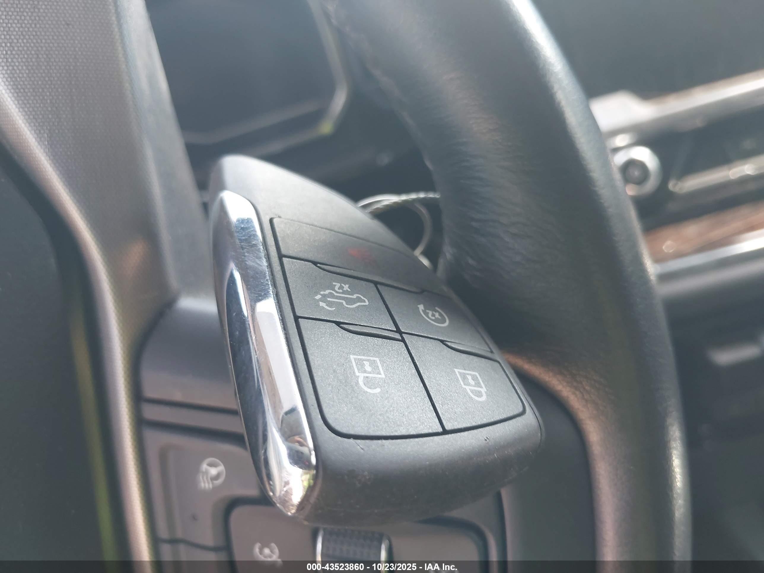 GMC SIERRA image 11