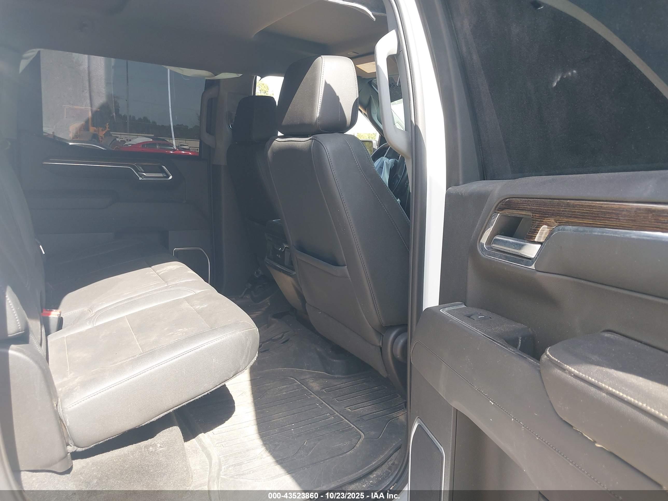 GMC SIERRA image 8