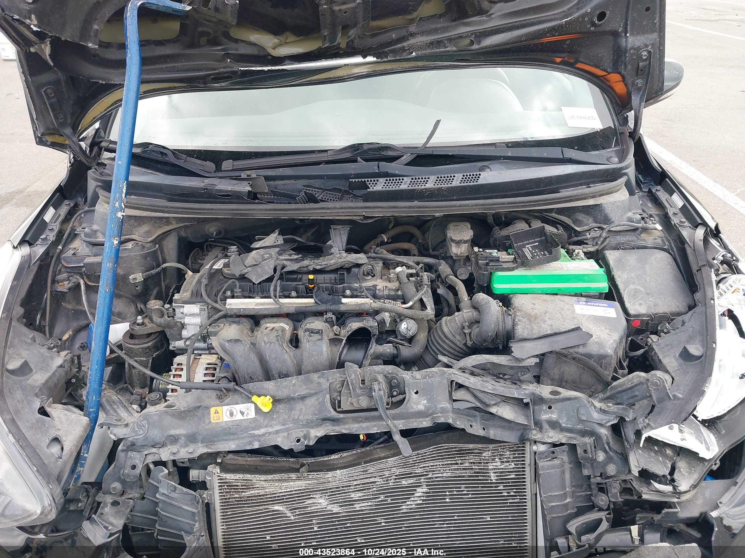 HYUNDAI ELANTRA image 10