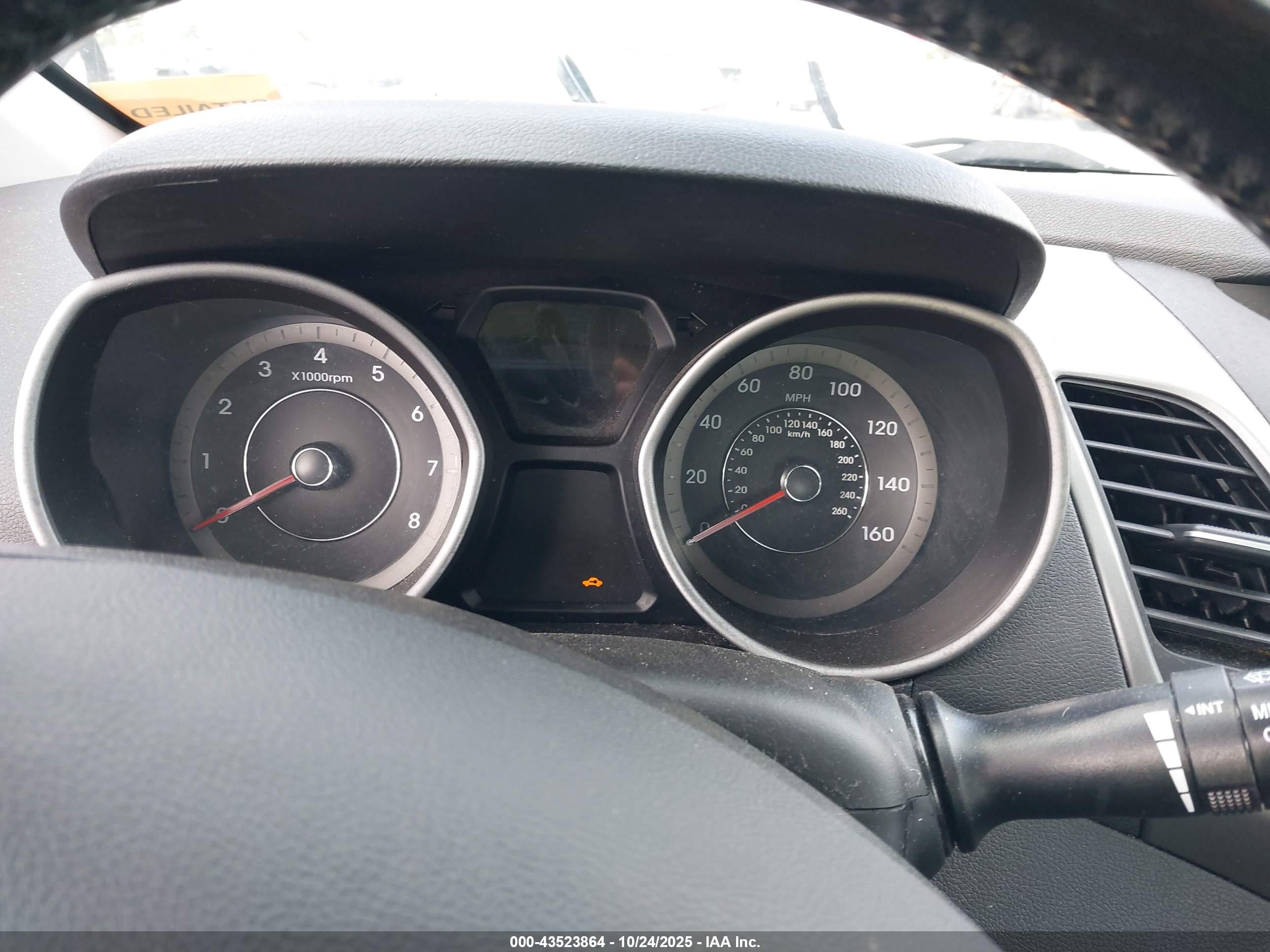 HYUNDAI ELANTRA image 7