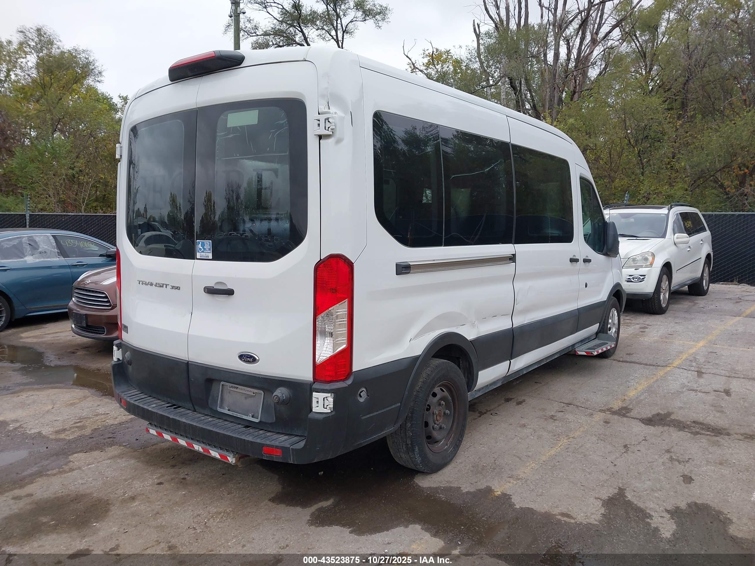 FORD TRANSIT-350 image 4