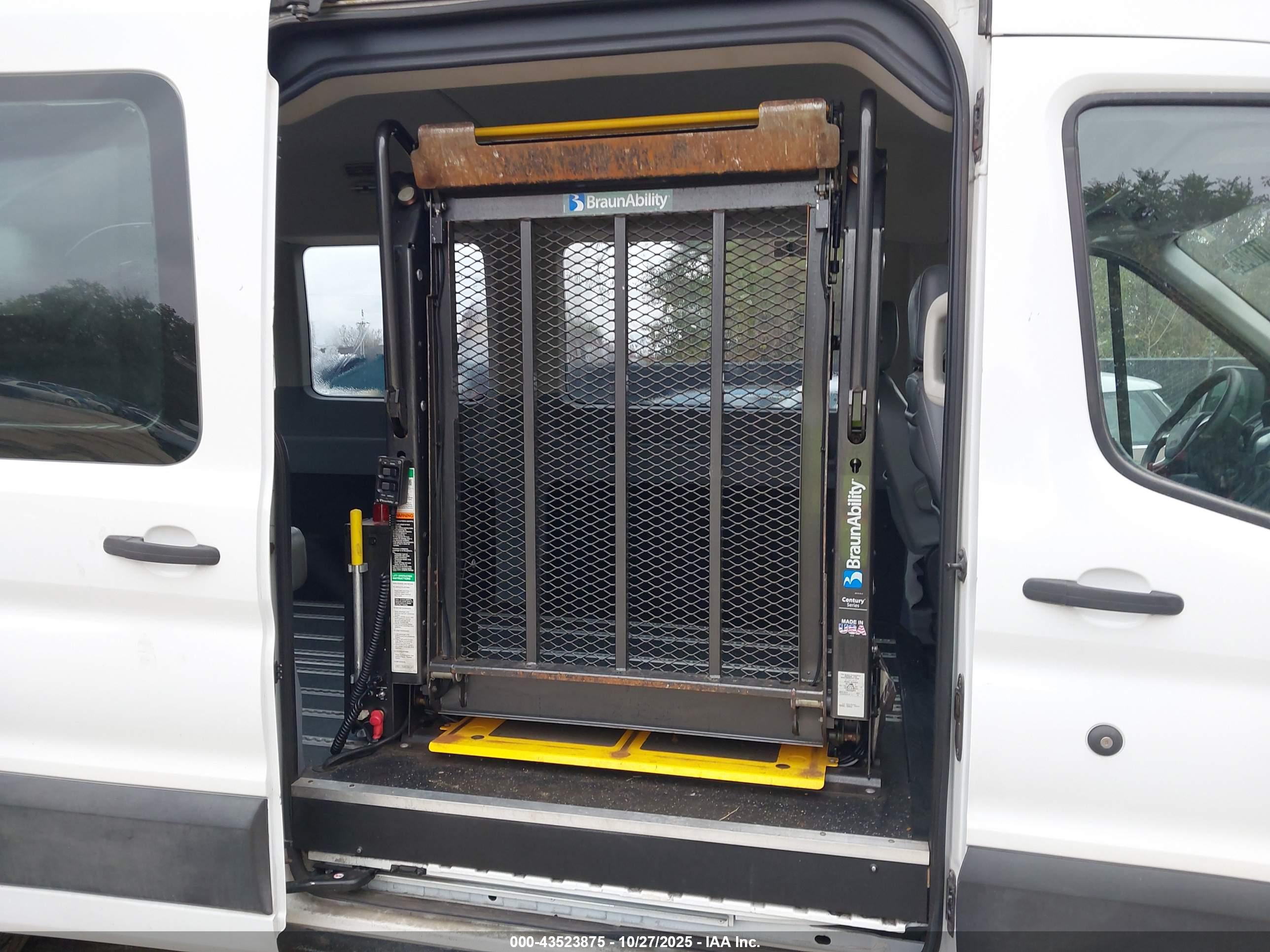 FORD TRANSIT-350 image 8