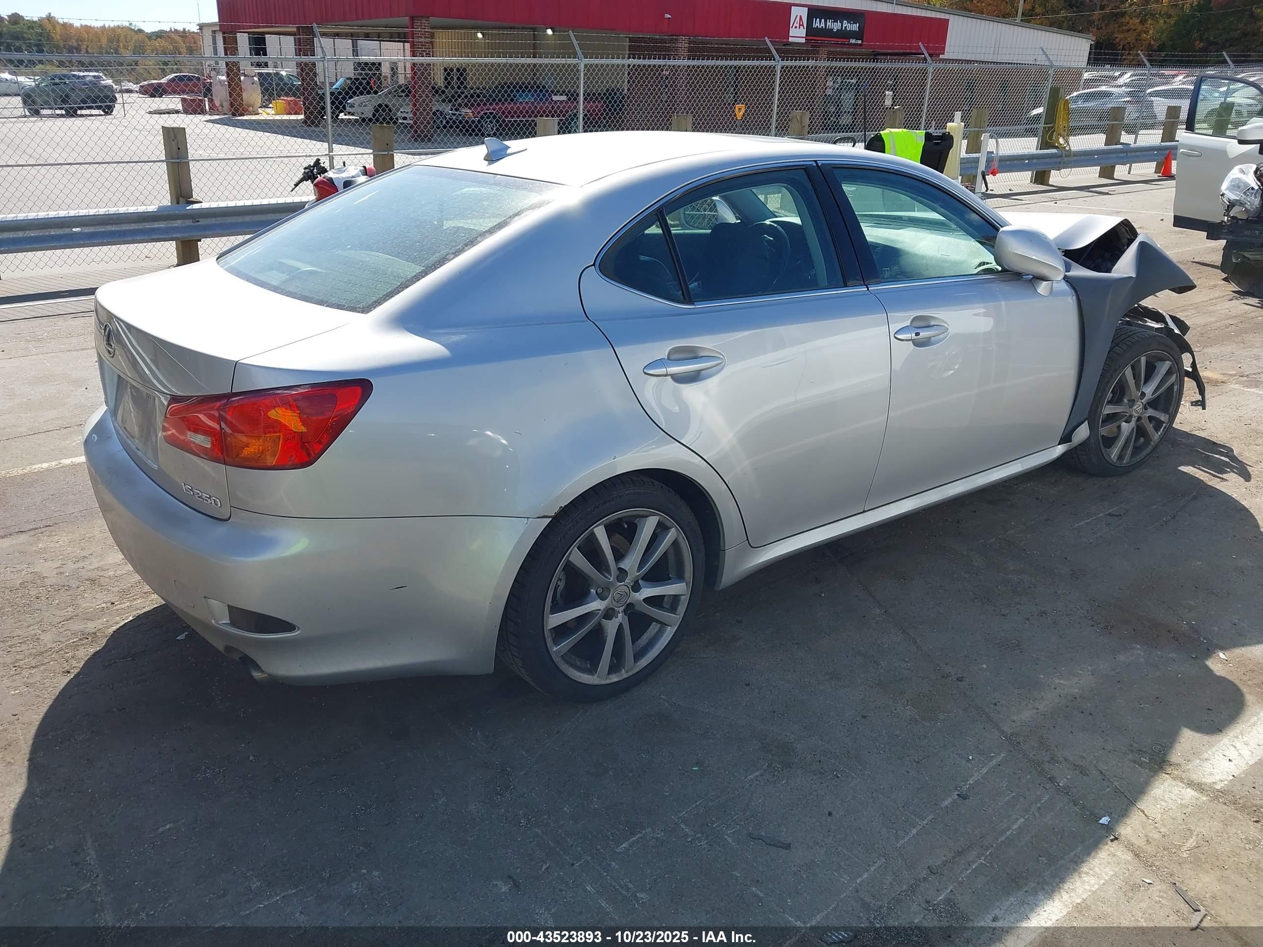 LEXUS IS image 4