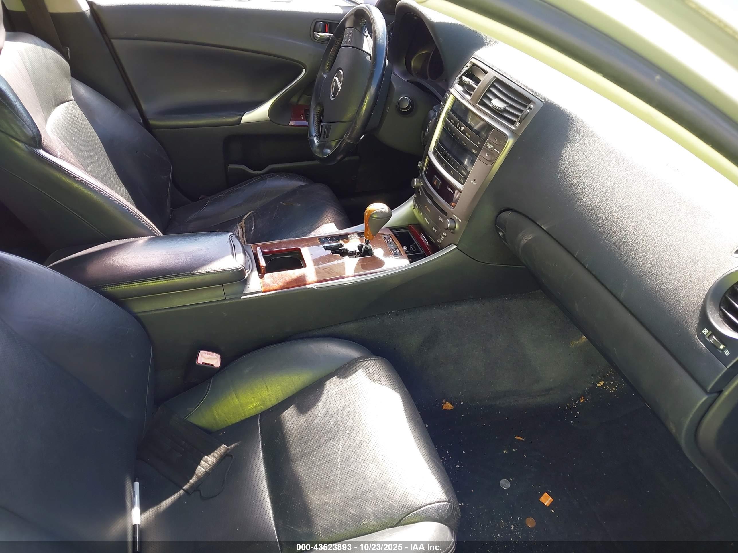 LEXUS IS image 5