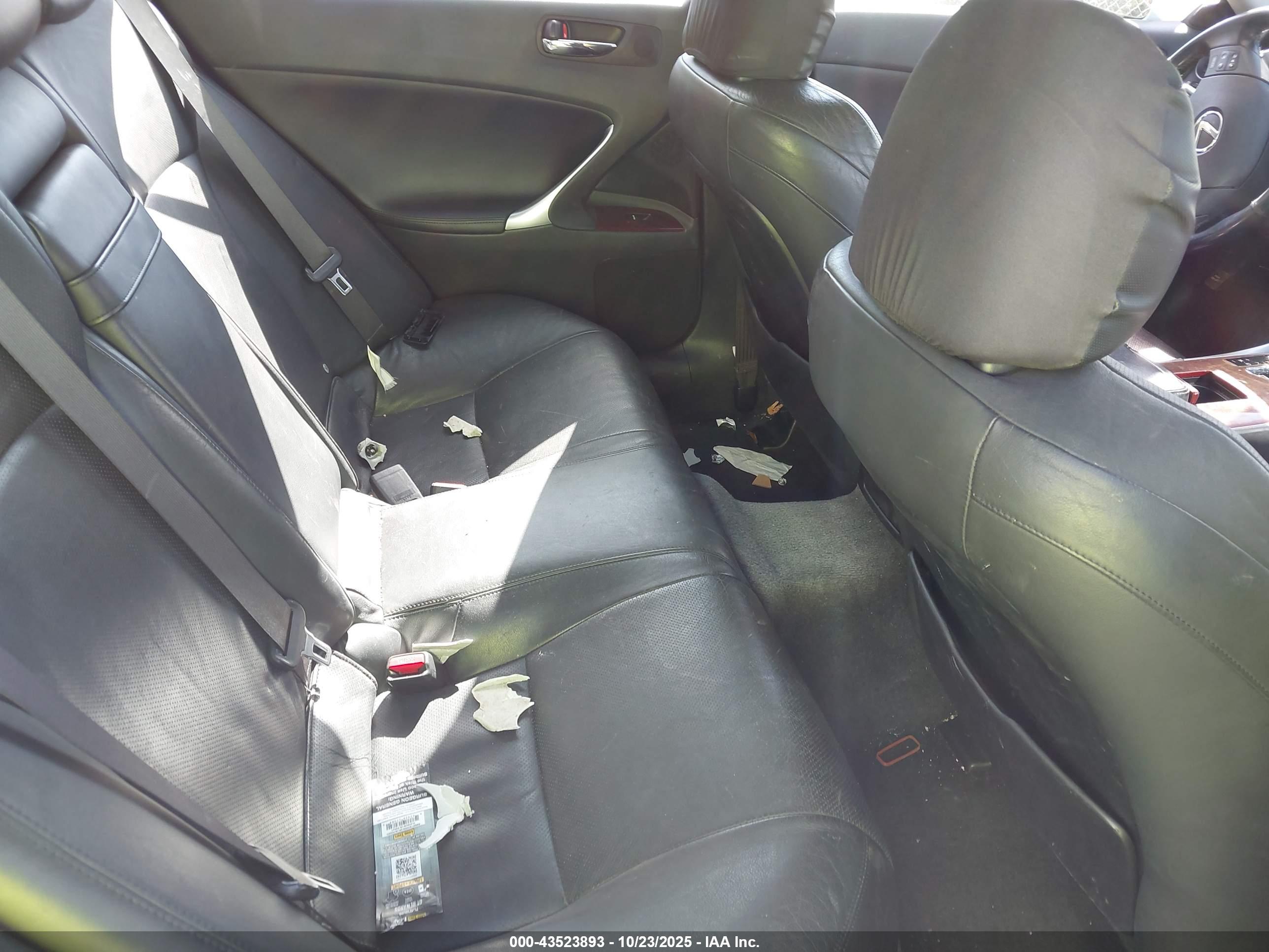 LEXUS IS image 8