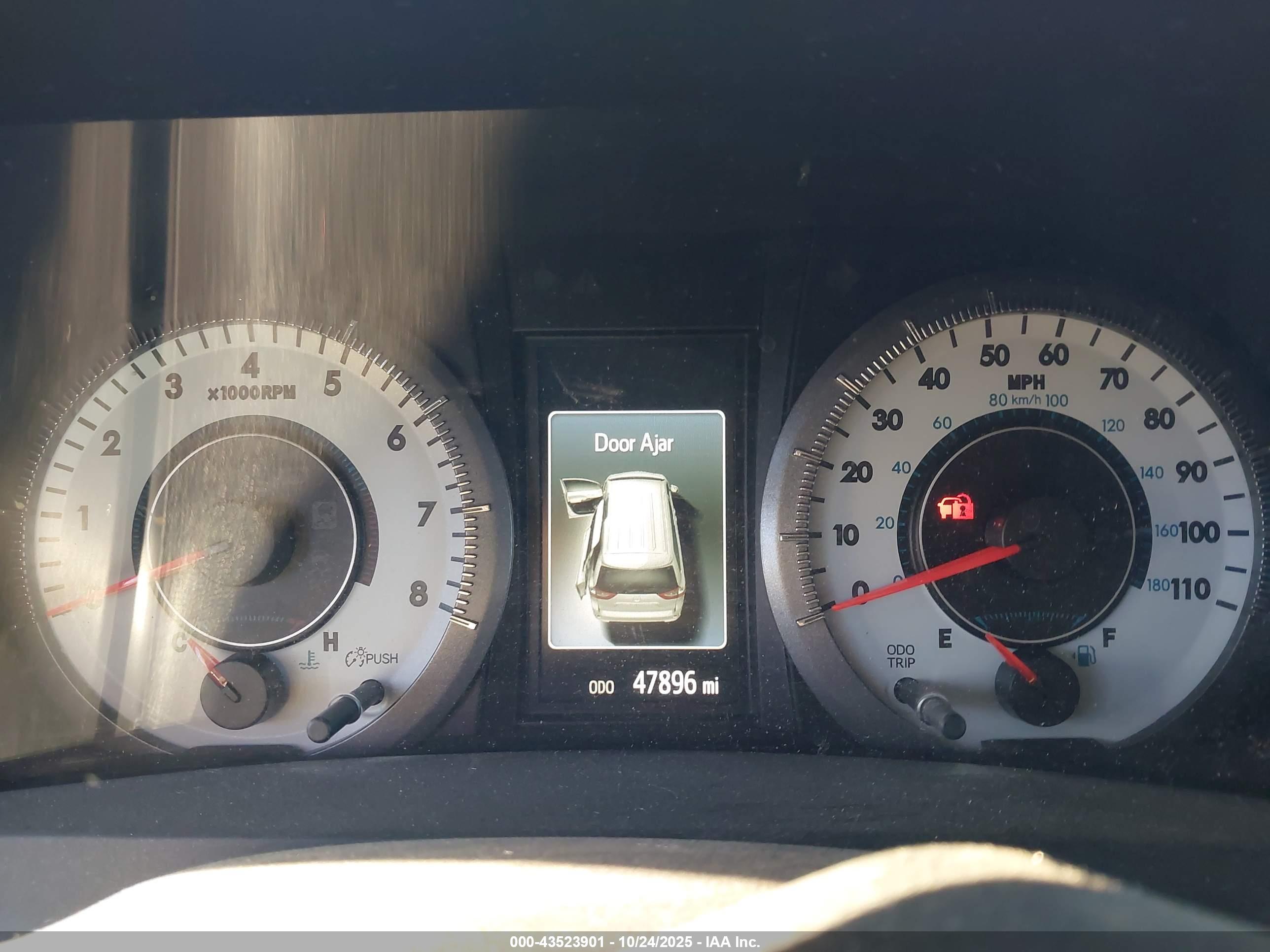 TOYOTA SIENNA image 7