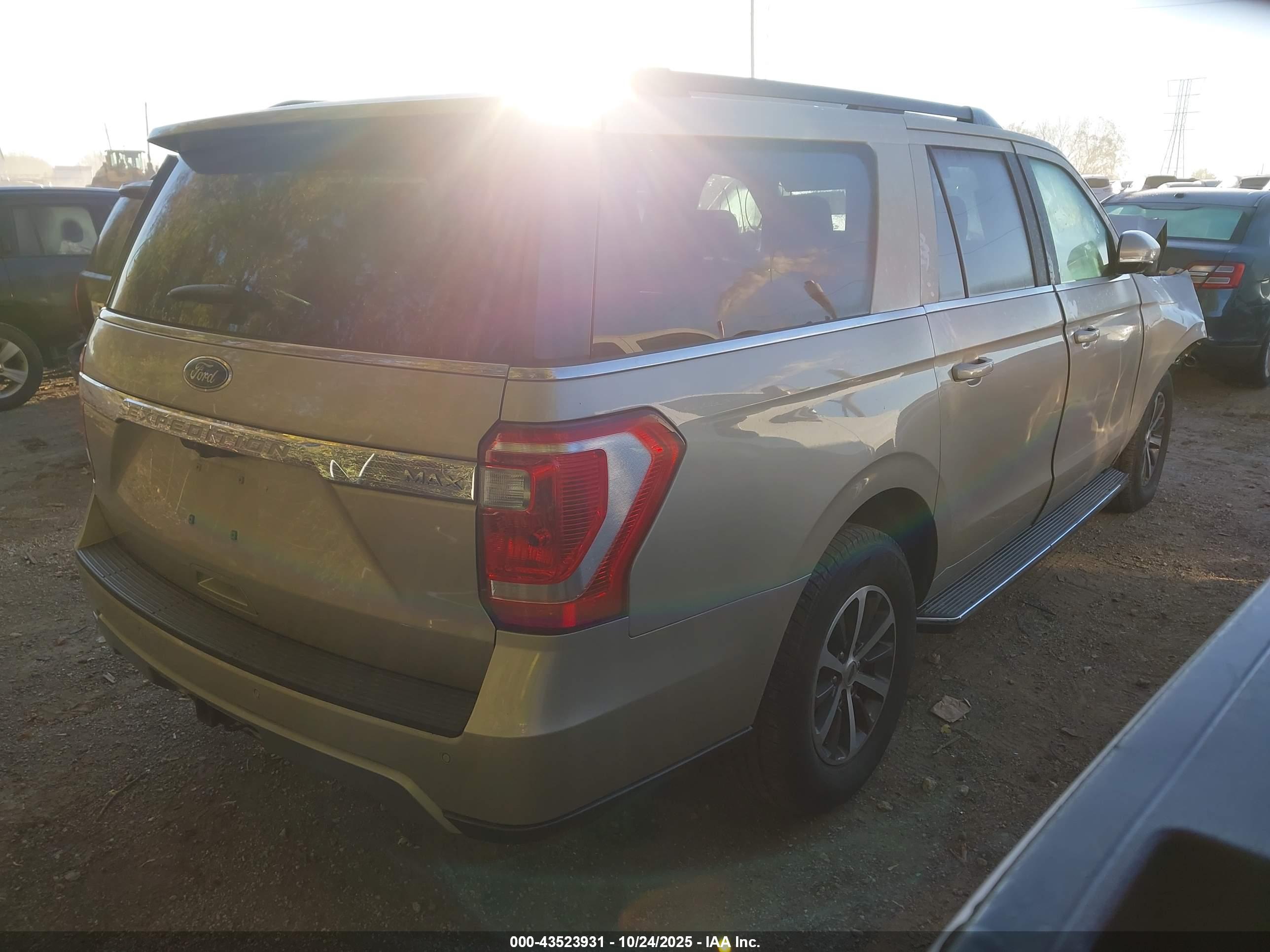 FORD EXPEDITION image 4