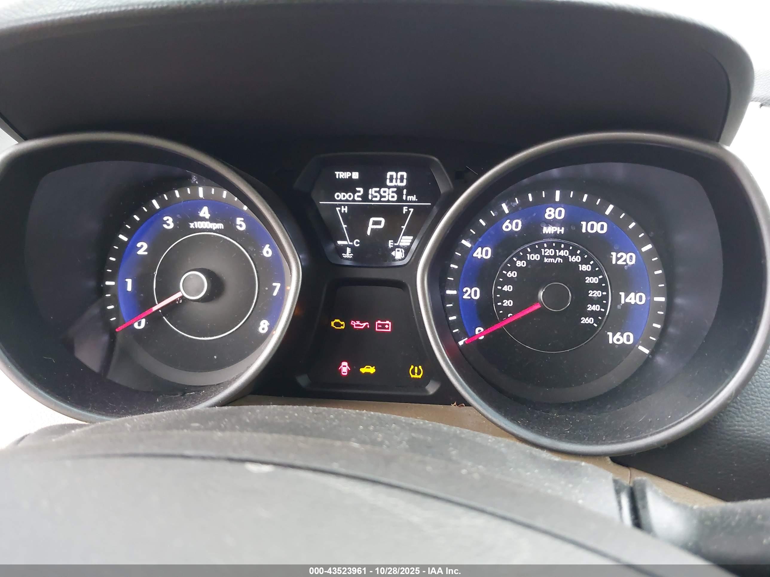 HYUNDAI ELANTRA image 7