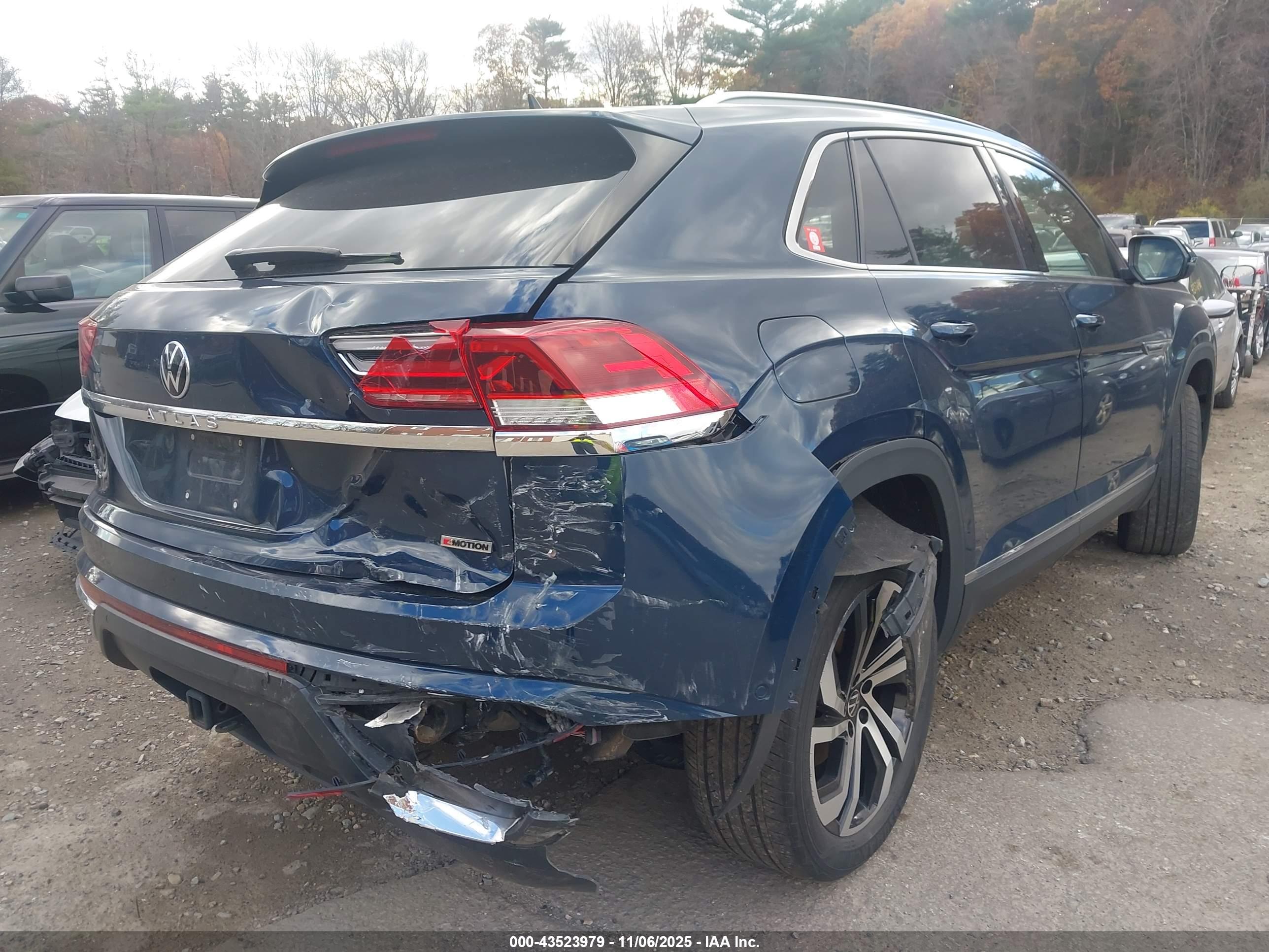VOLKSWAGEN ATLAS image 4