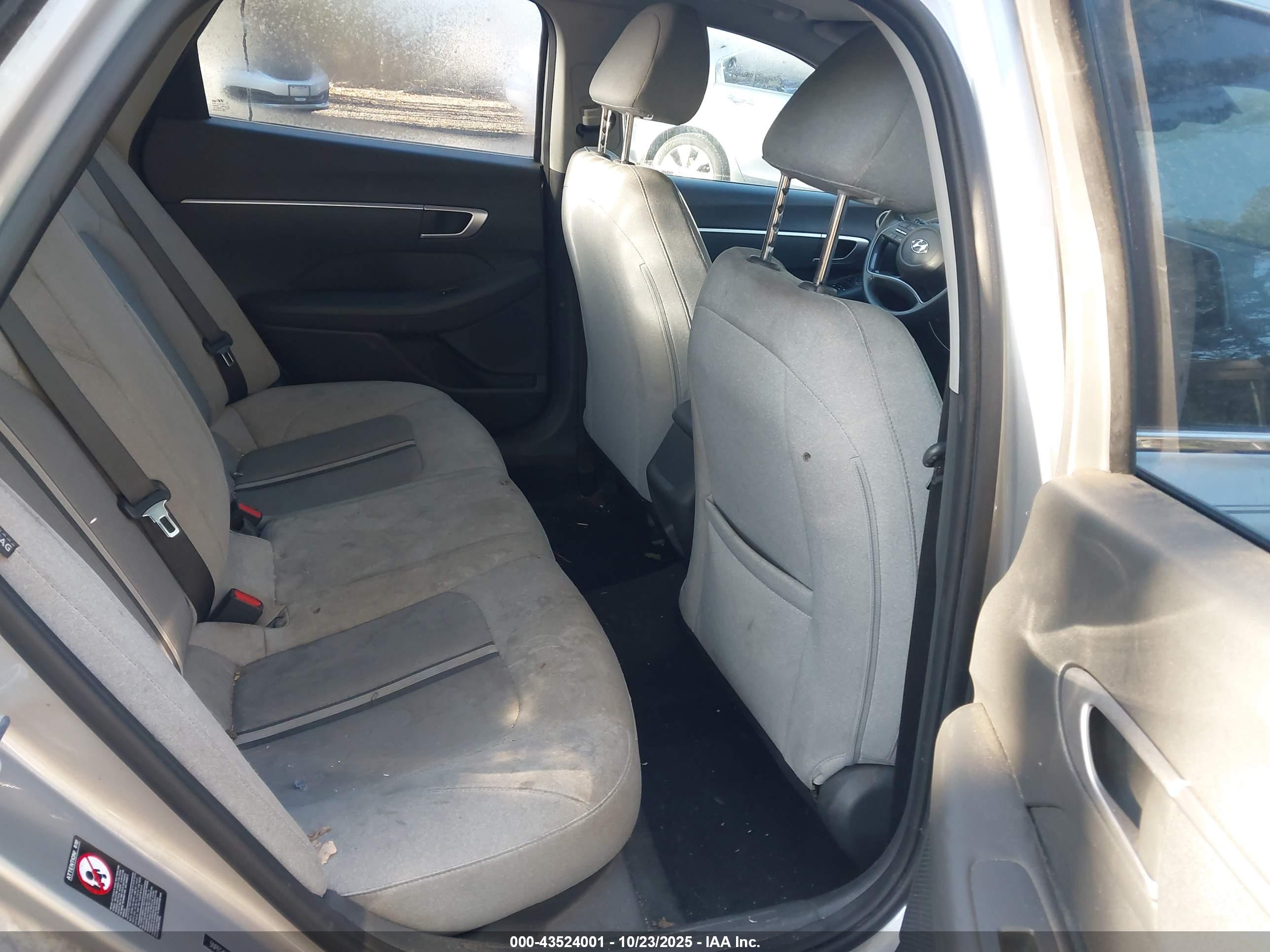 HYUNDAI SONATA image 8