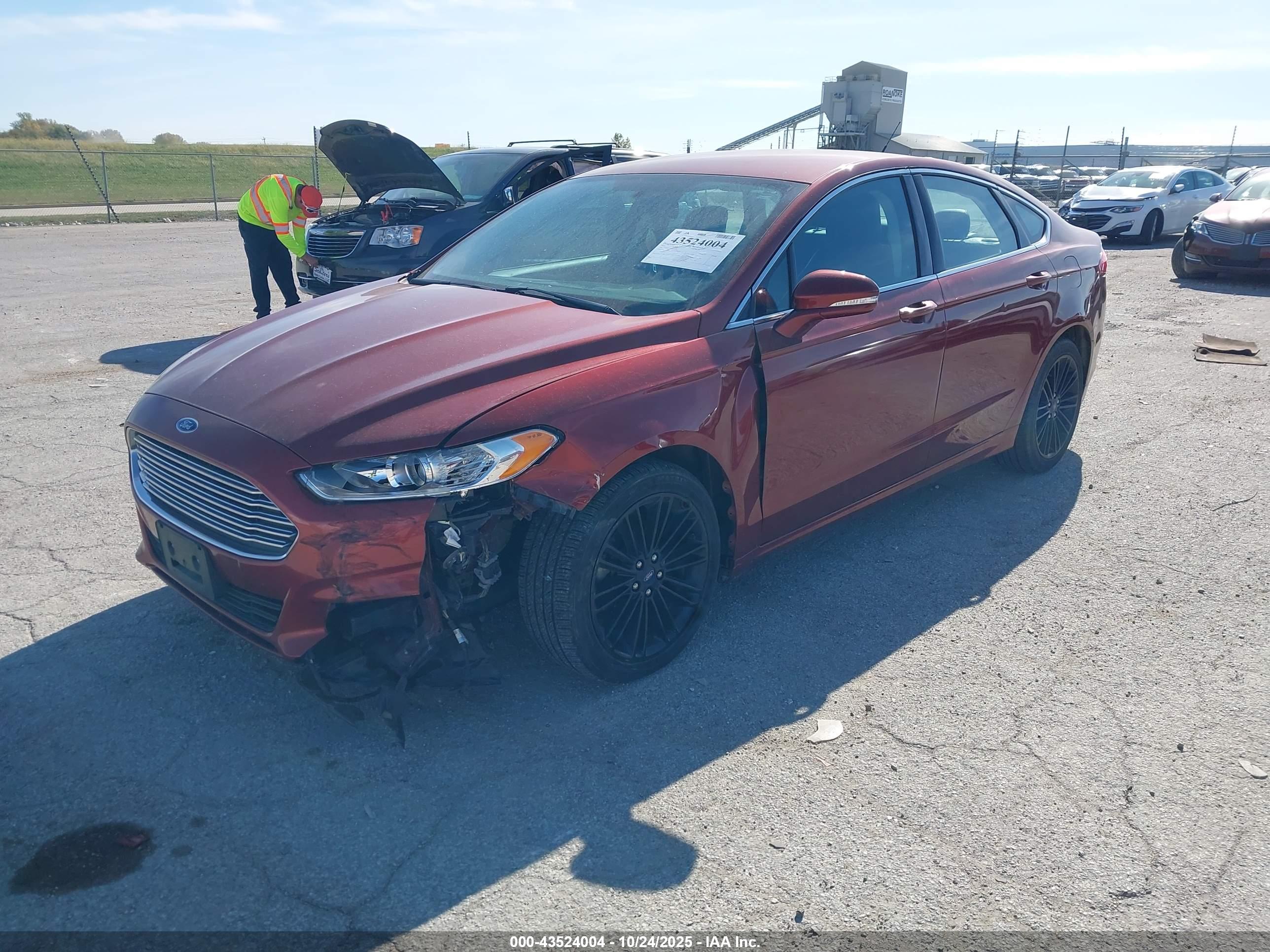 FORD FUSION image 2