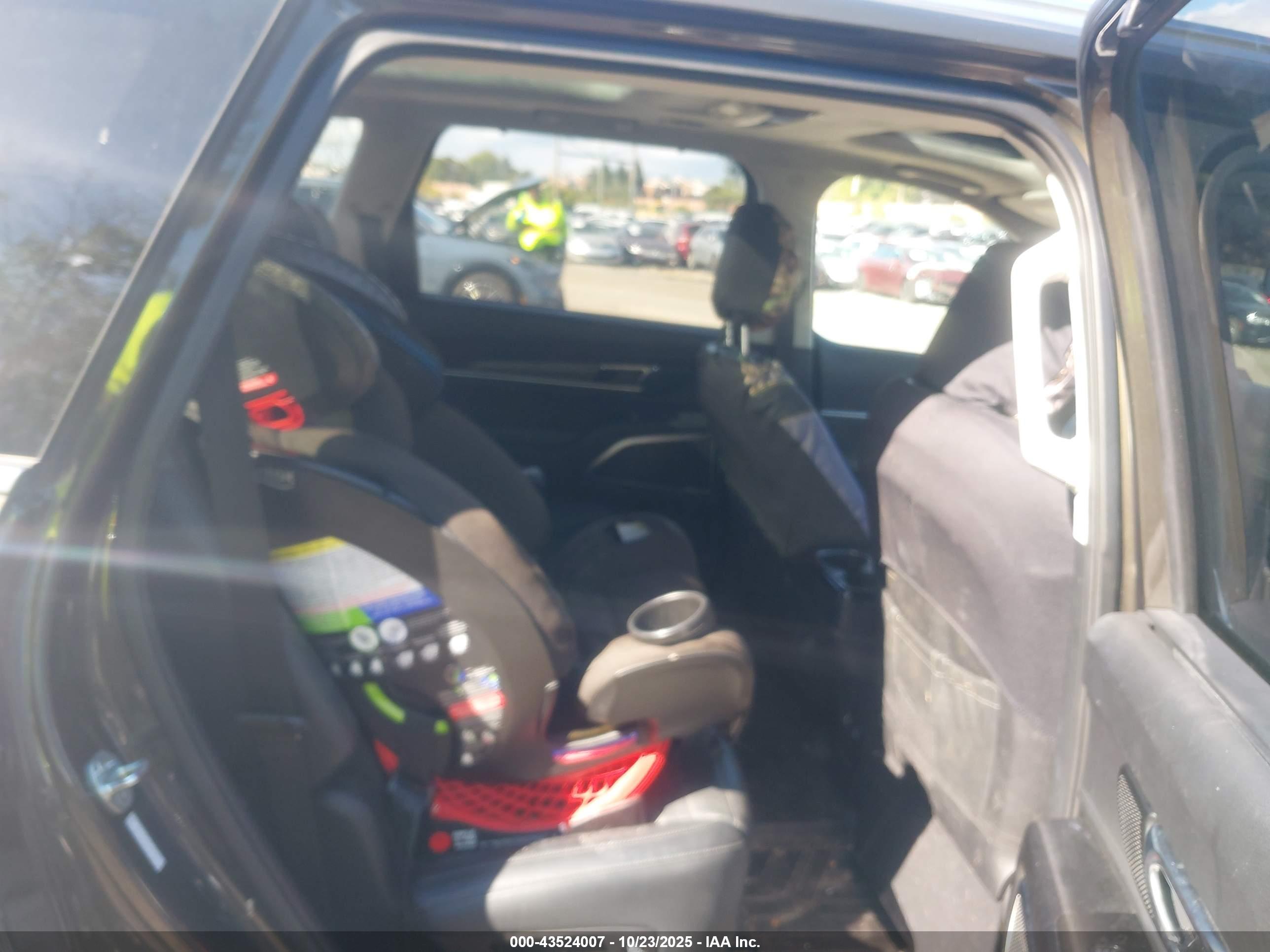 KIA TELLURIDE image 8