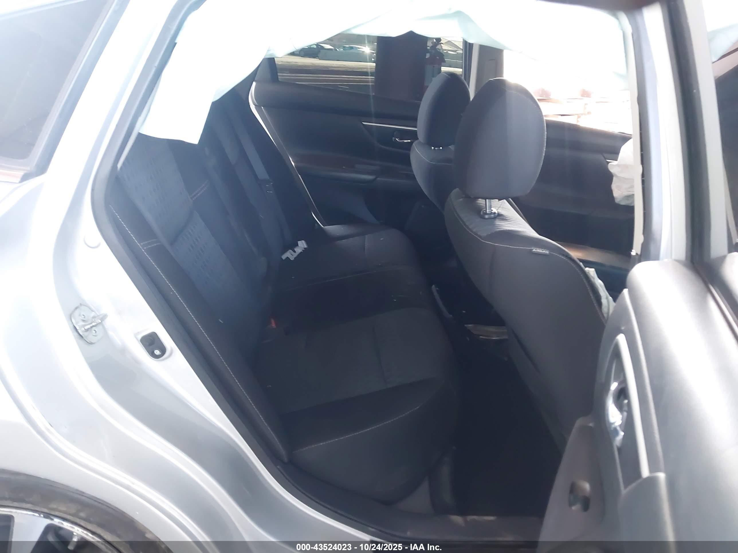 NISSAN ALTIMA image 8