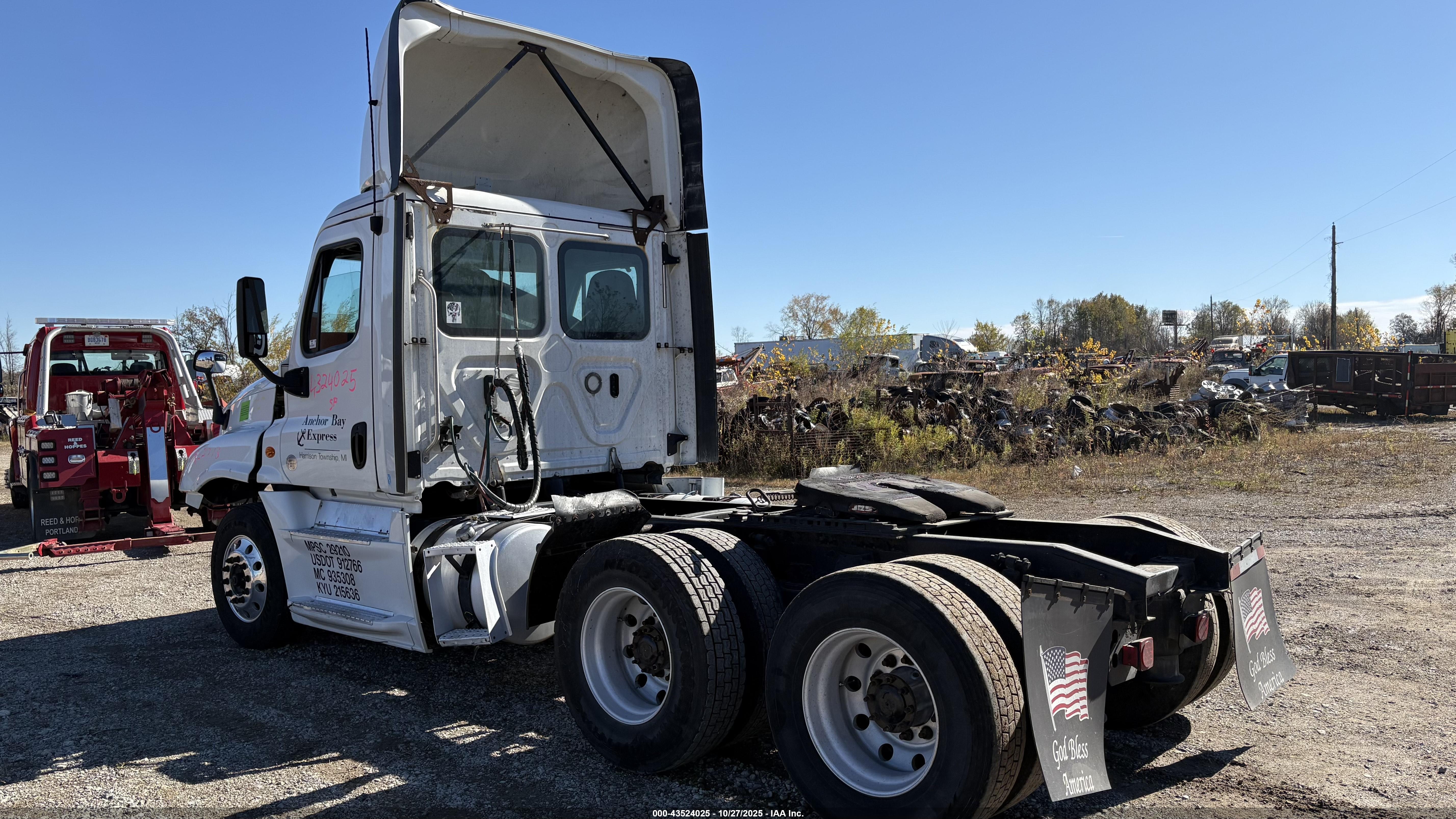FREIGHTLINER CASCADIA image 3