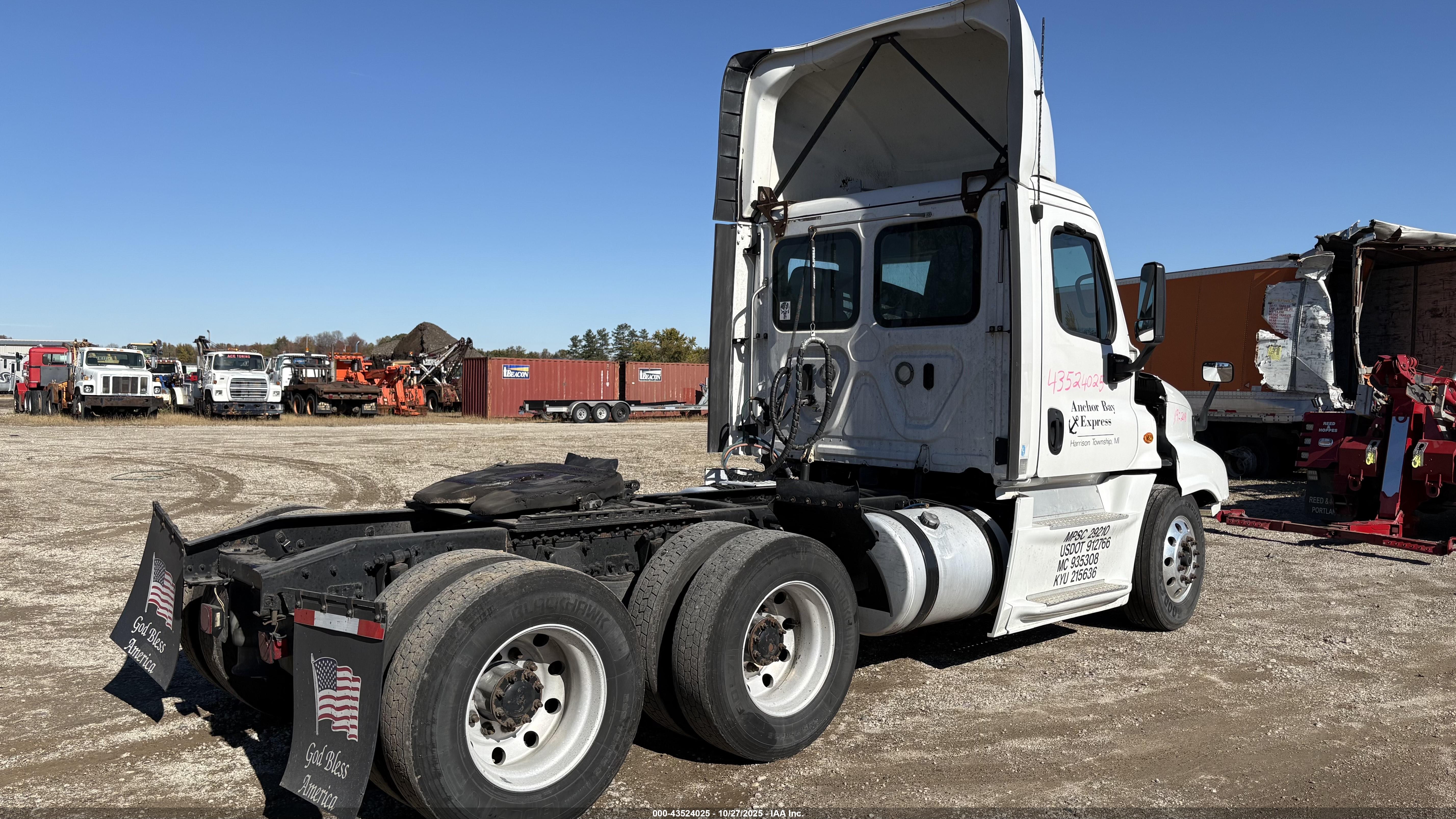 FREIGHTLINER CASCADIA image 4
