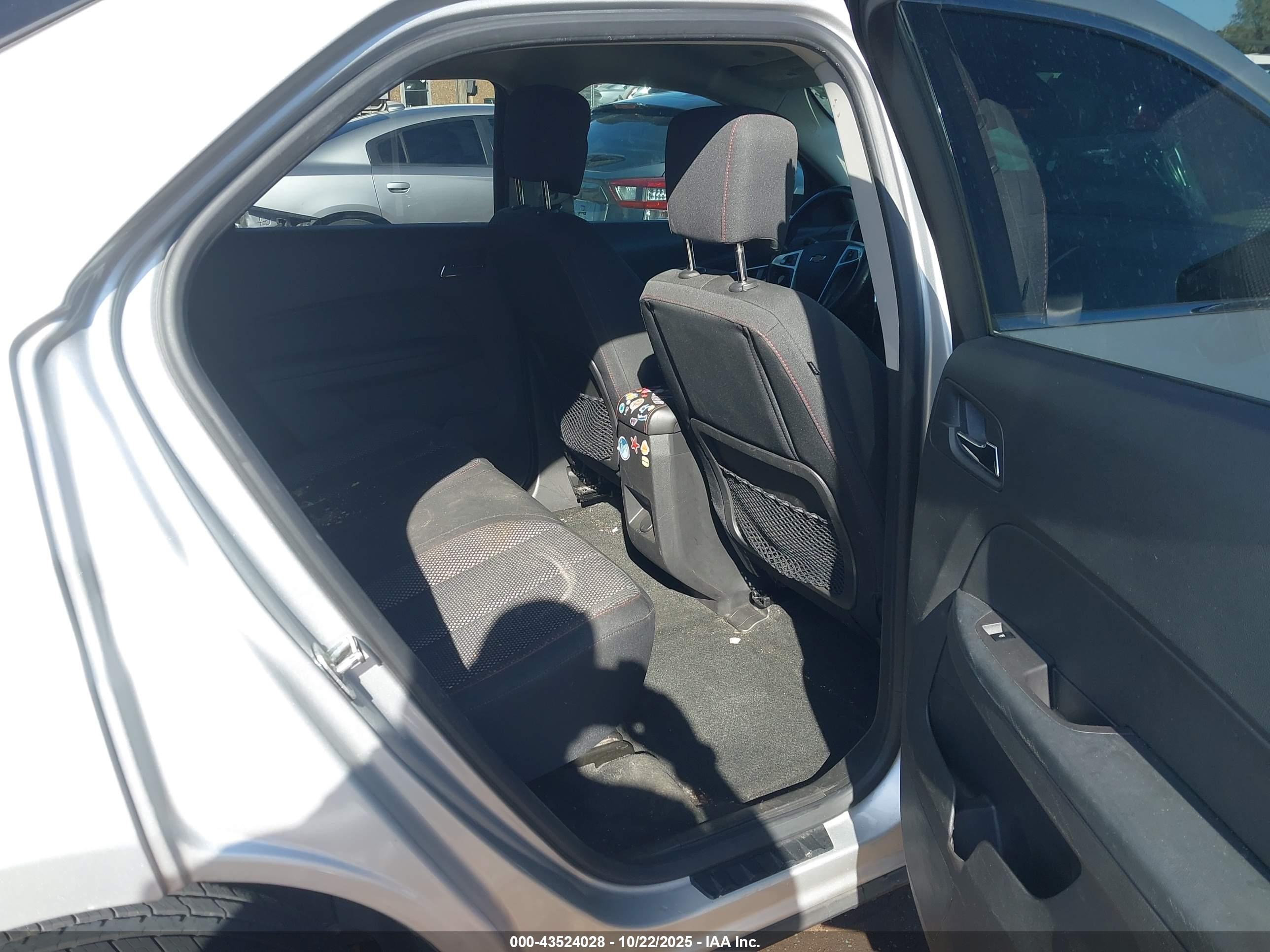 CHEVROLET EQUINOX image 8