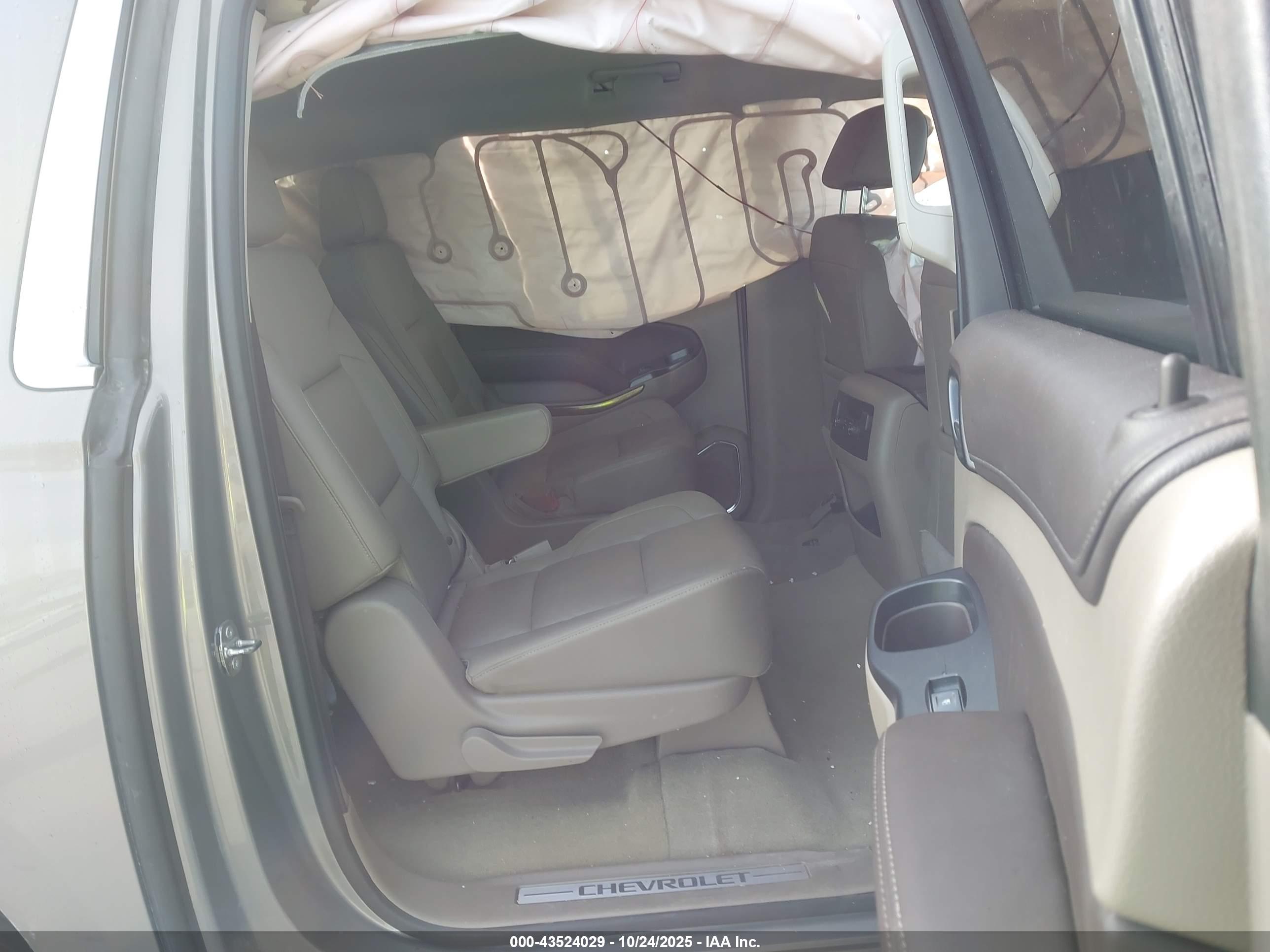 CHEVROLET SUBURBAN image 8