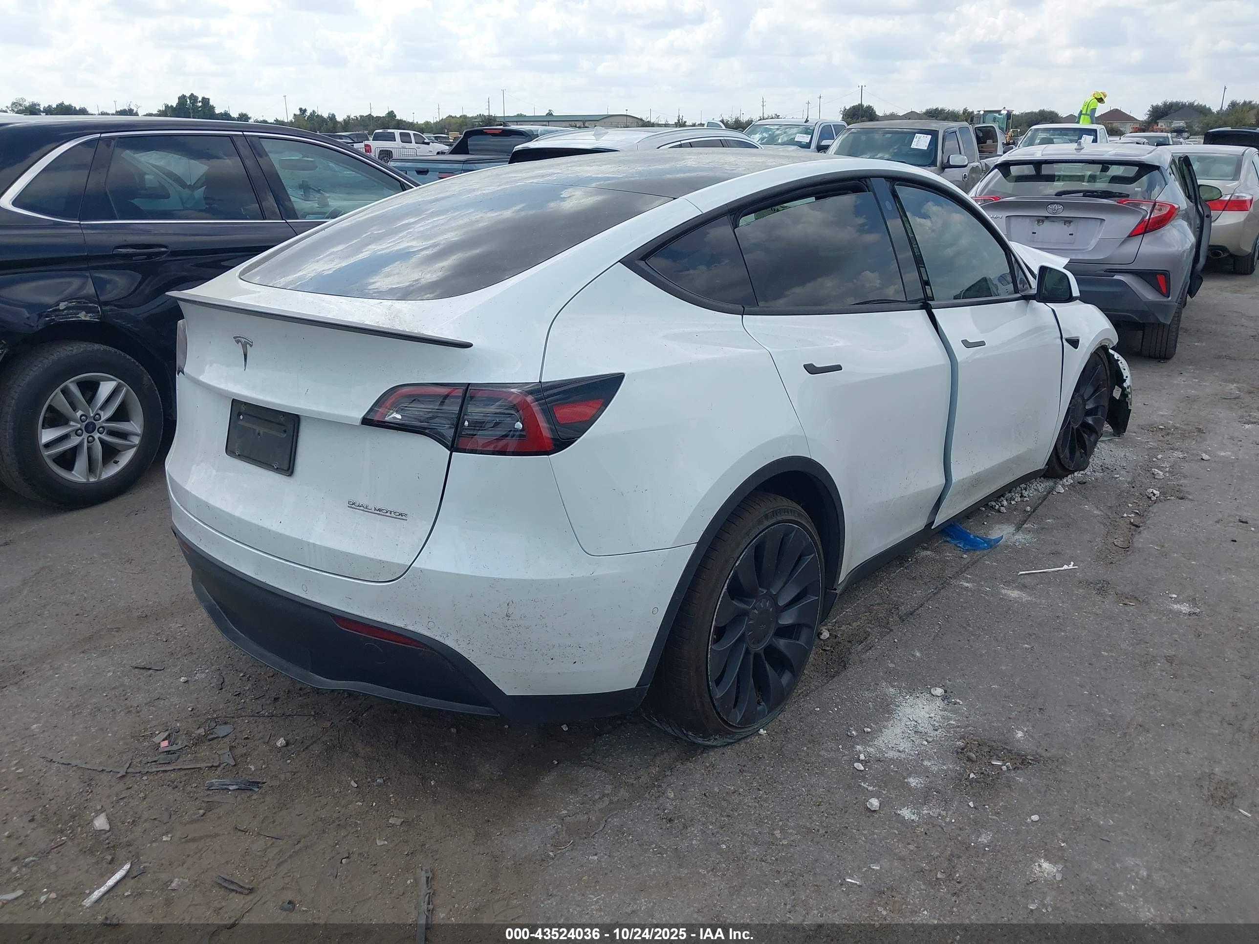 TESLA MODEL image 4