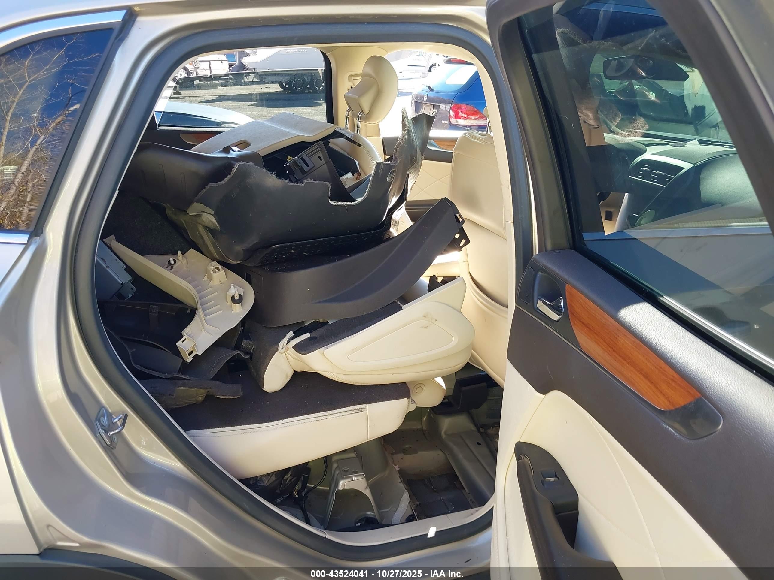 LINCOLN MKC image 8