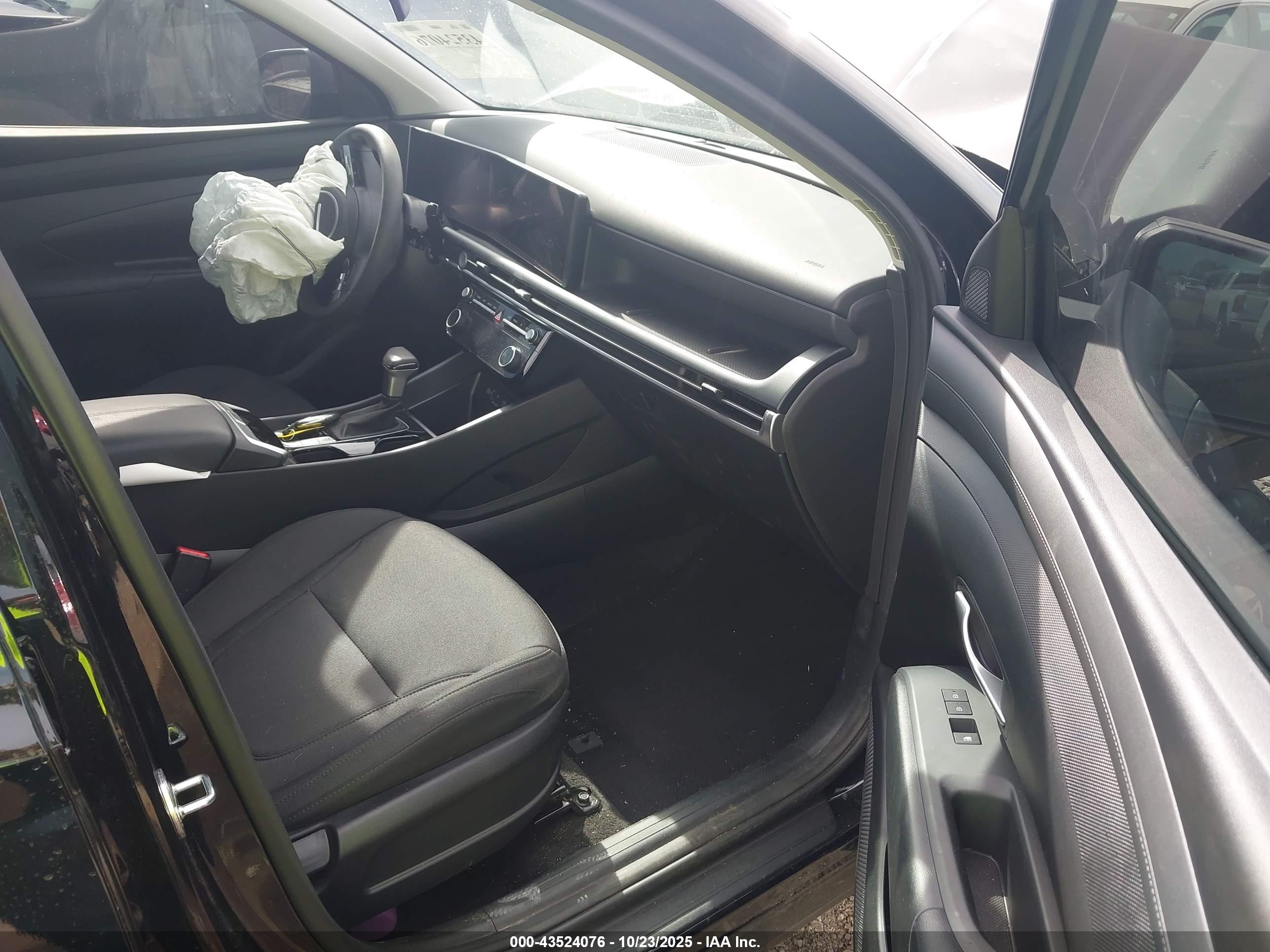 HYUNDAI TUCSON image 5