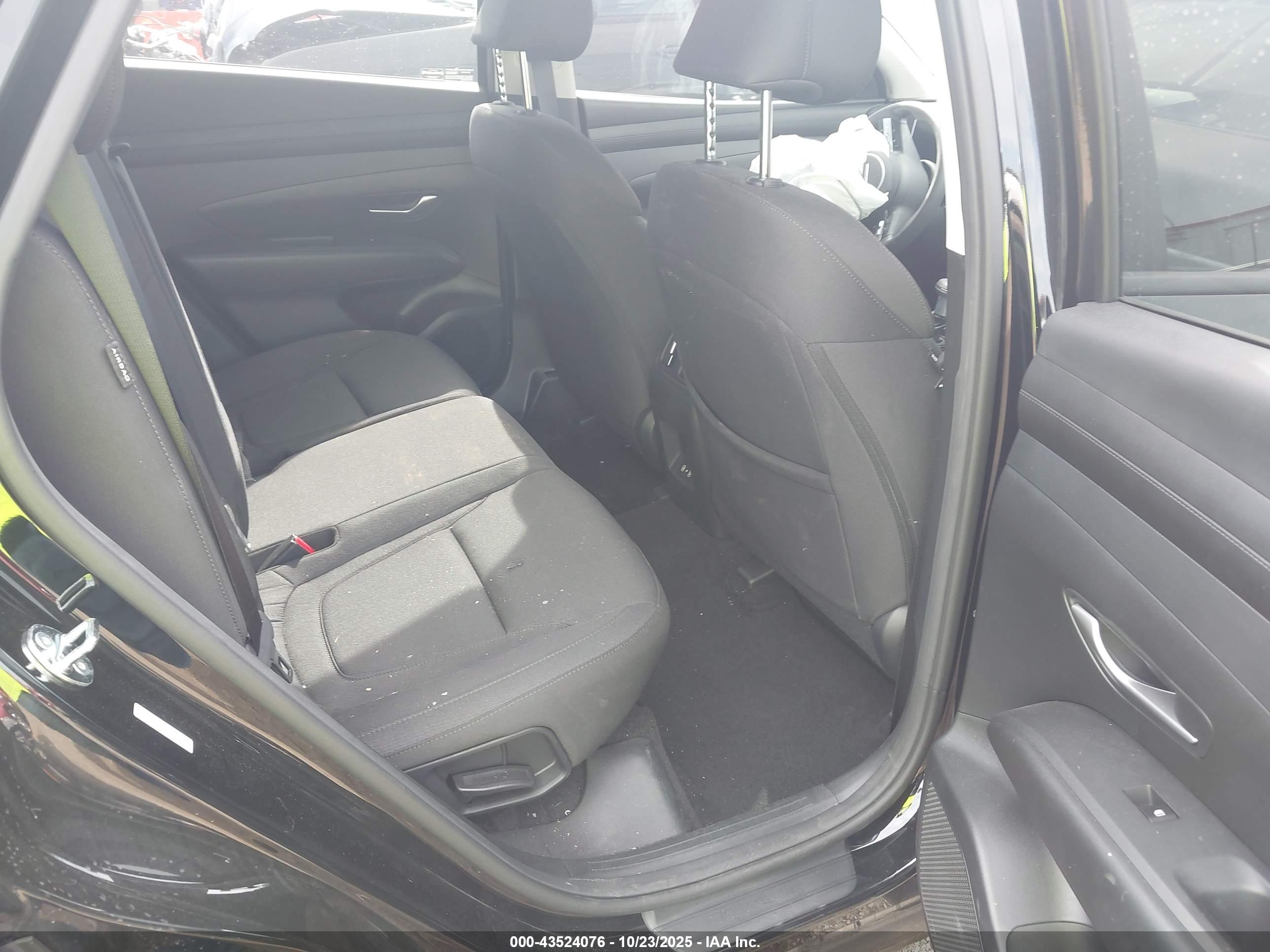 HYUNDAI TUCSON image 8