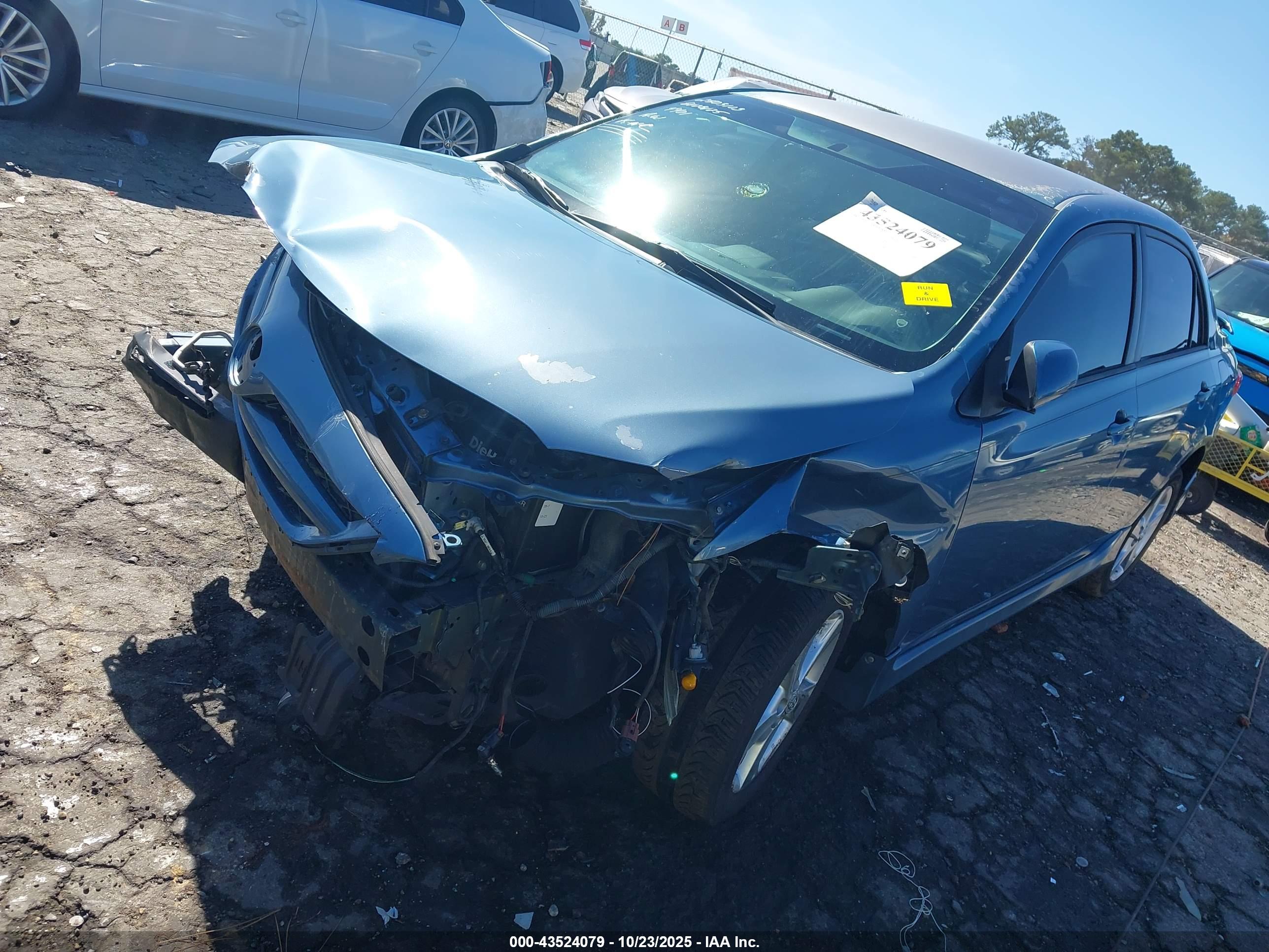 TOYOTA COROLLA image 2