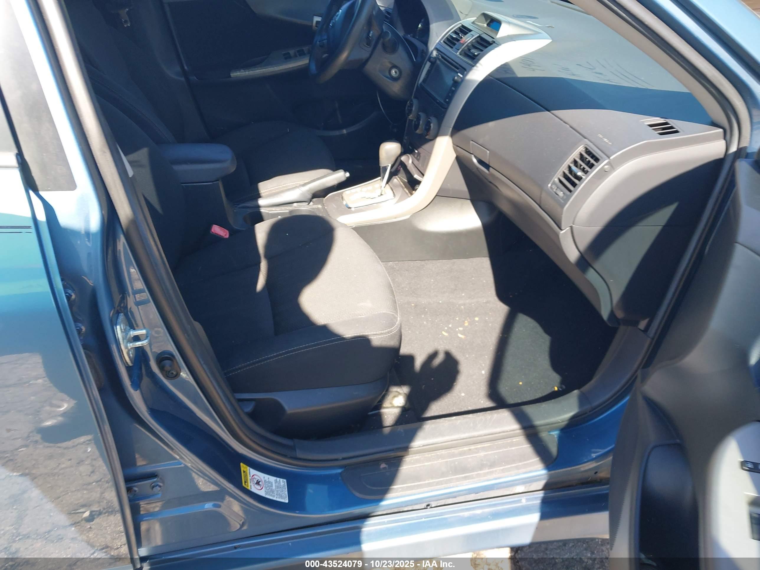 TOYOTA COROLLA image 5