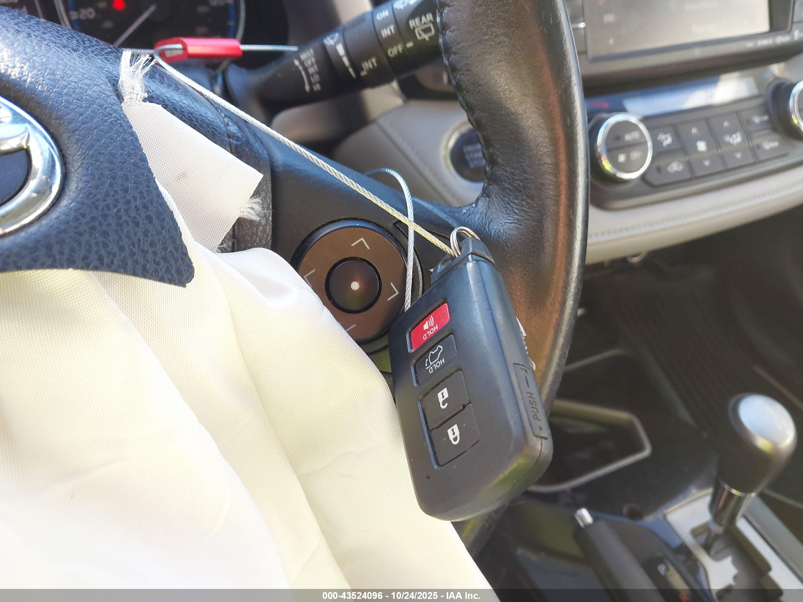 TOYOTA RAV4 image 11