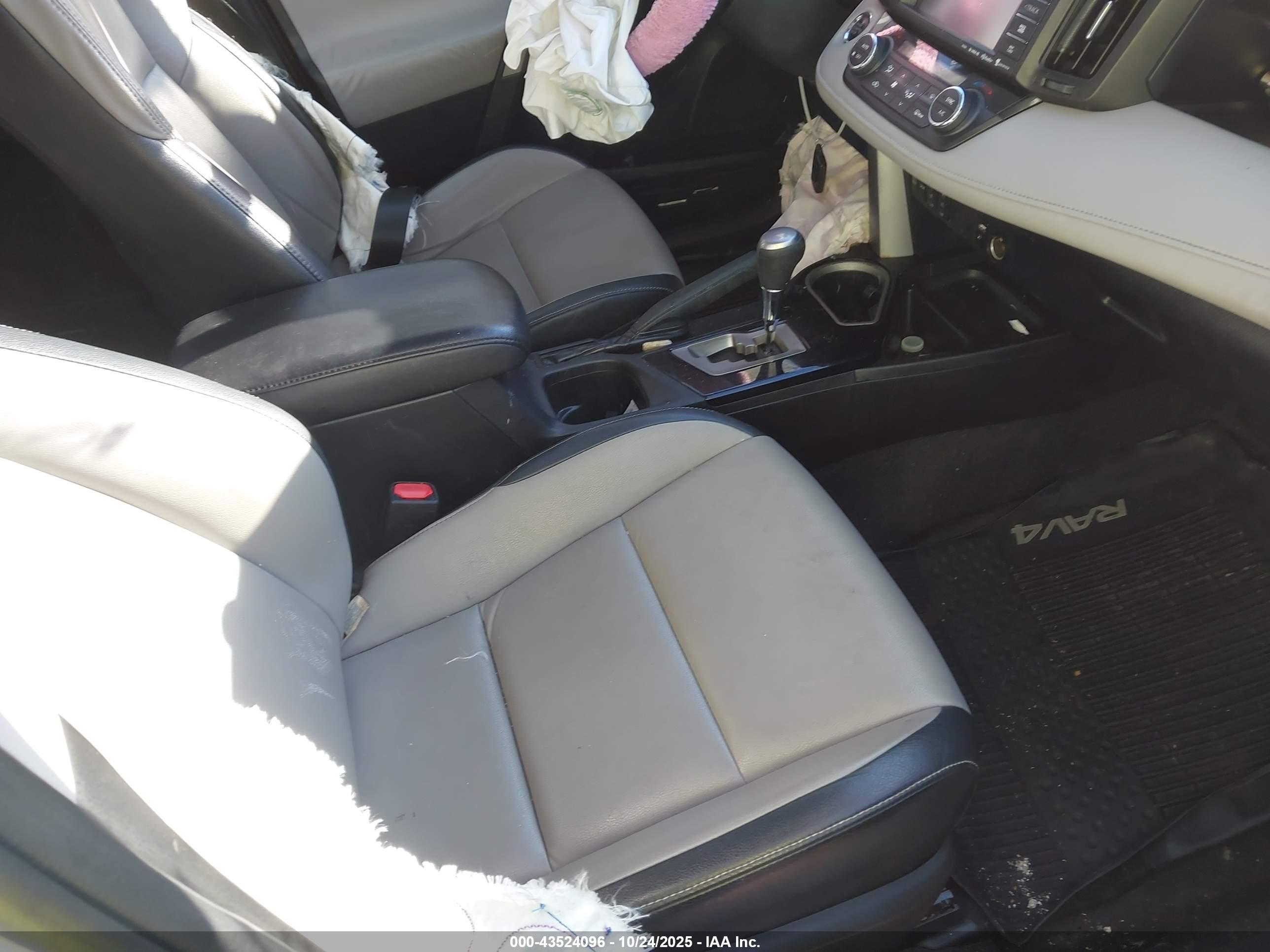 TOYOTA RAV4 image 5